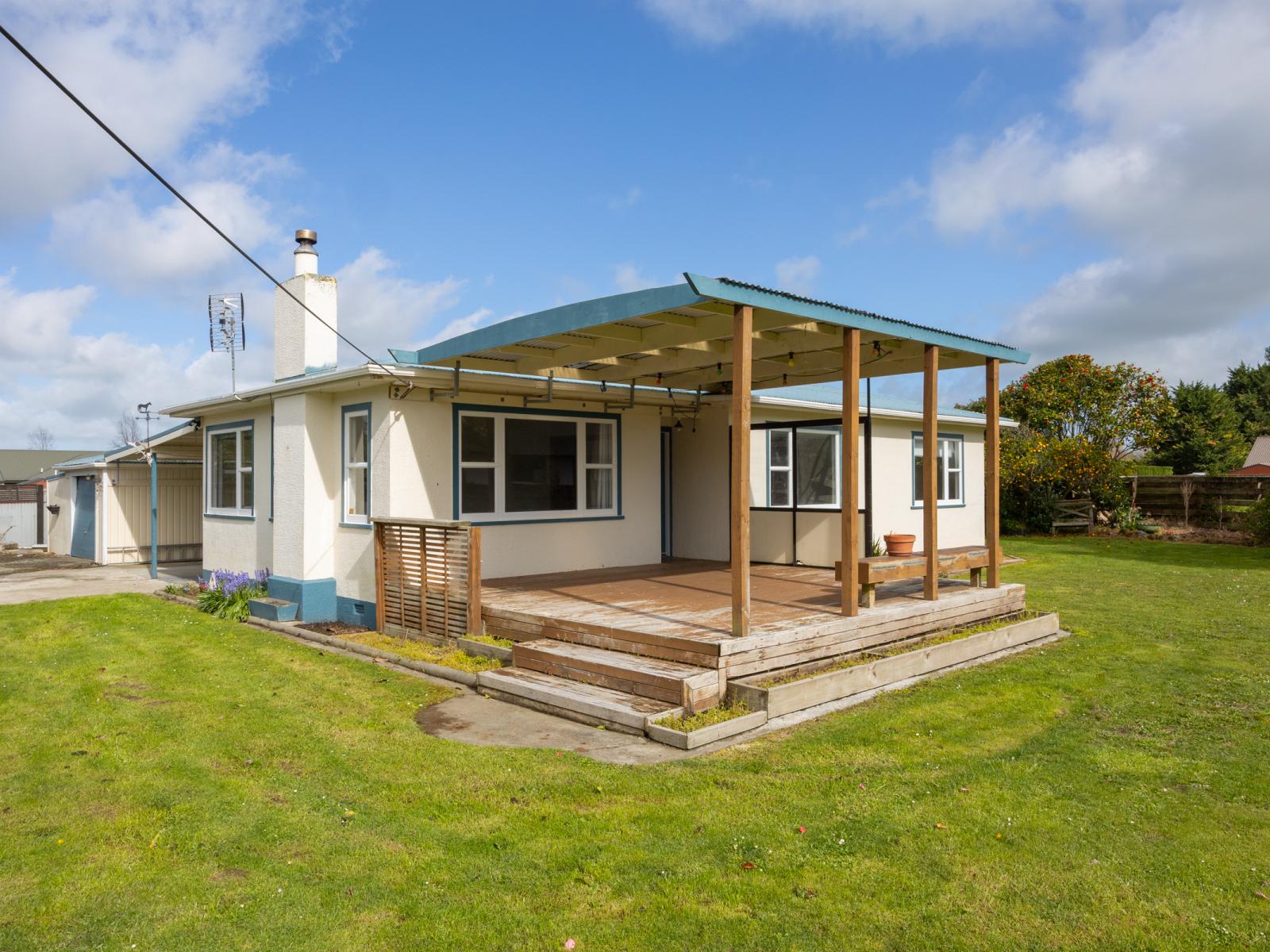 5 Reid Line West, Feilding