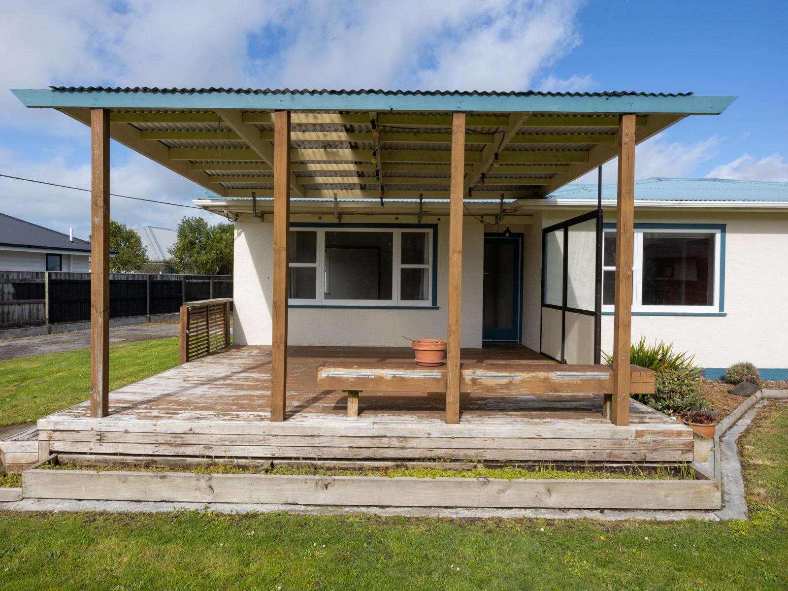 5 Reid Line West, Feilding
