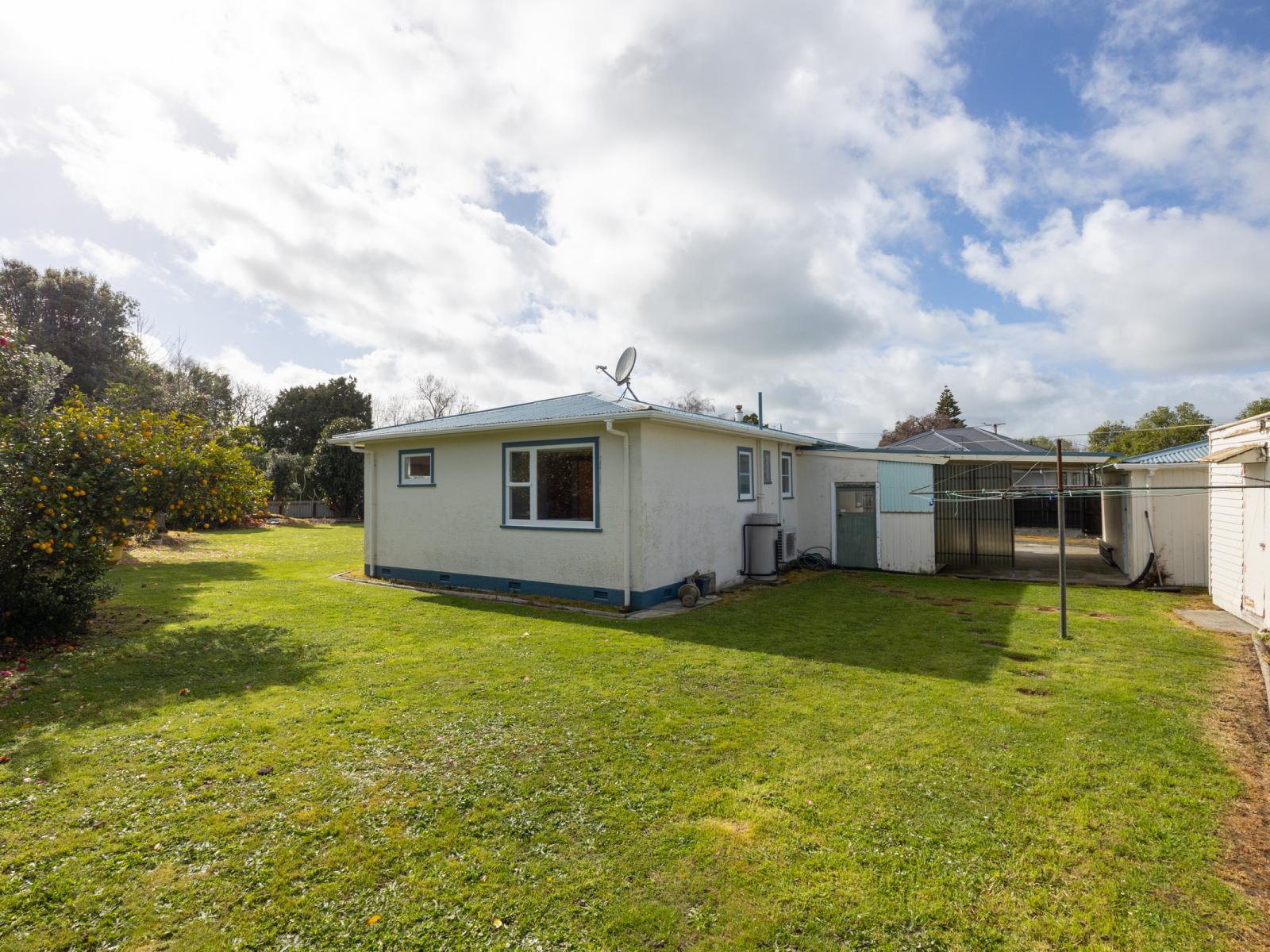 5 Reid Line West, Feilding