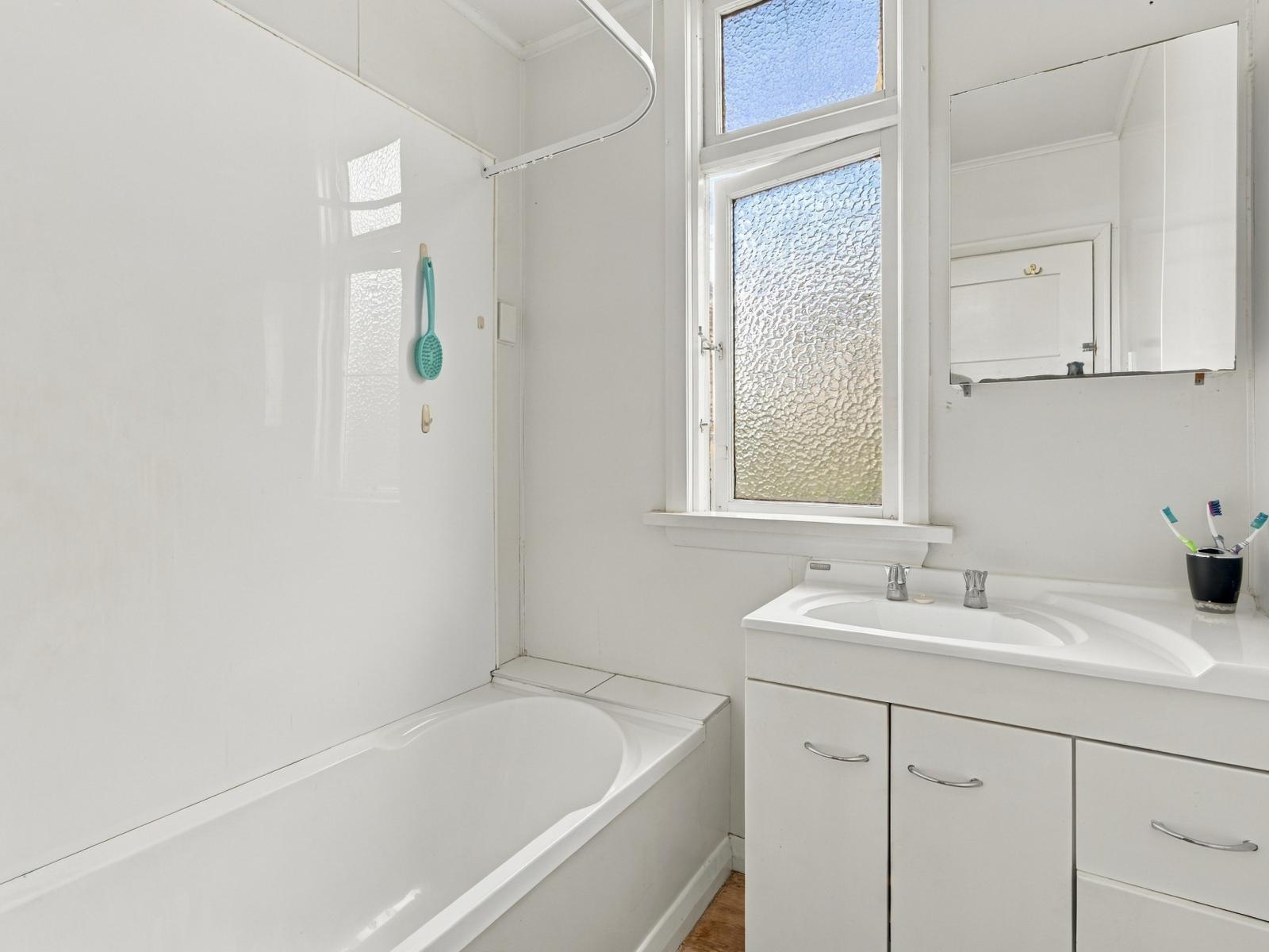 2 John Street, Abbotsford