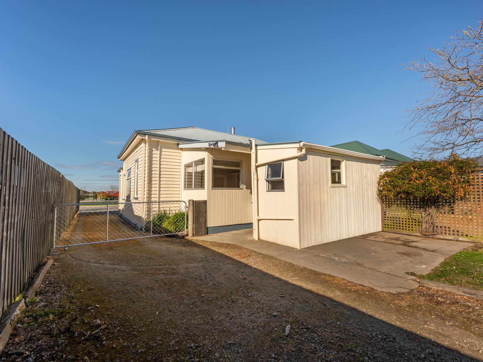 35 Raymond Street, West End