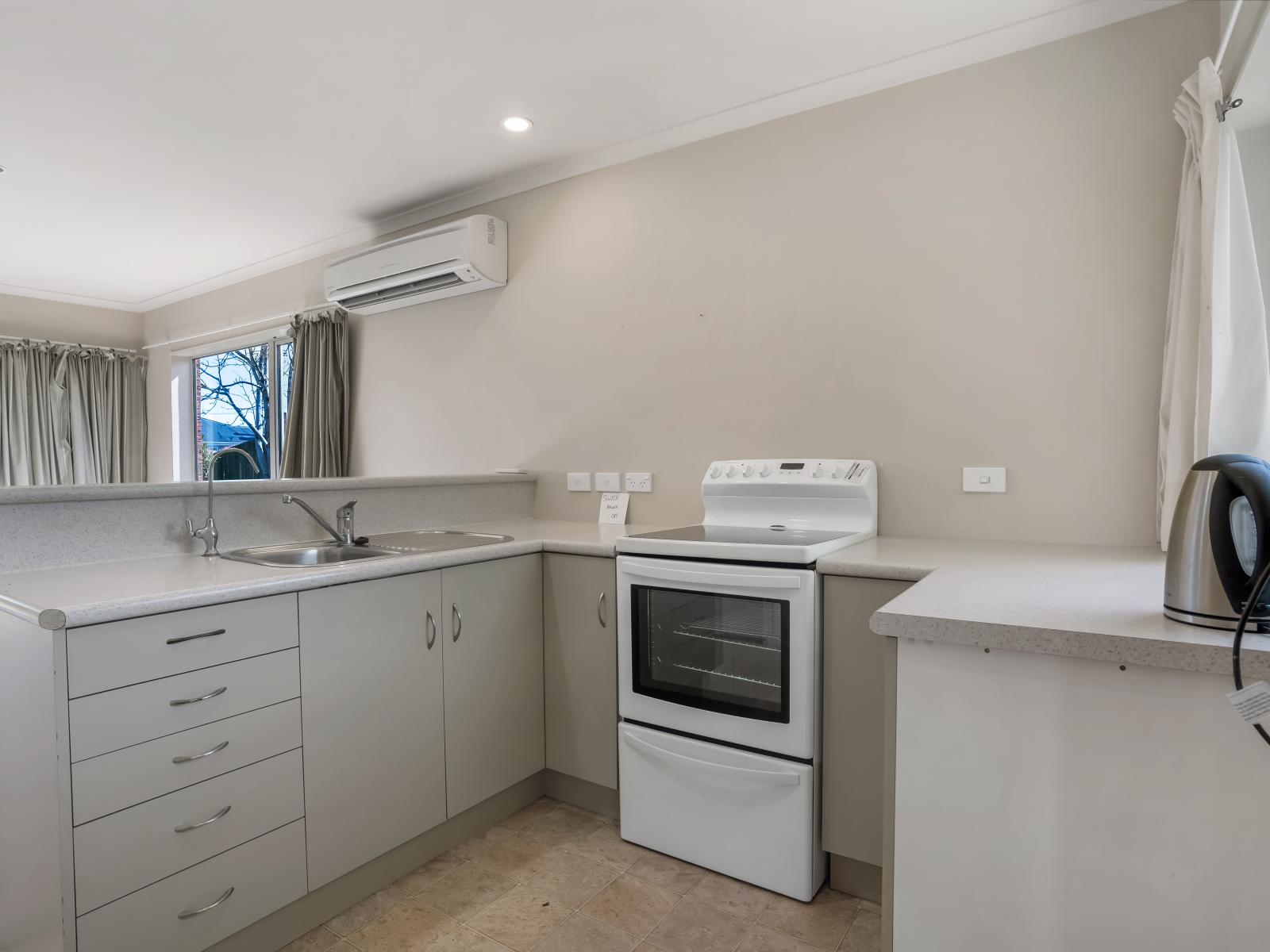 11 Alexander Street, Winton