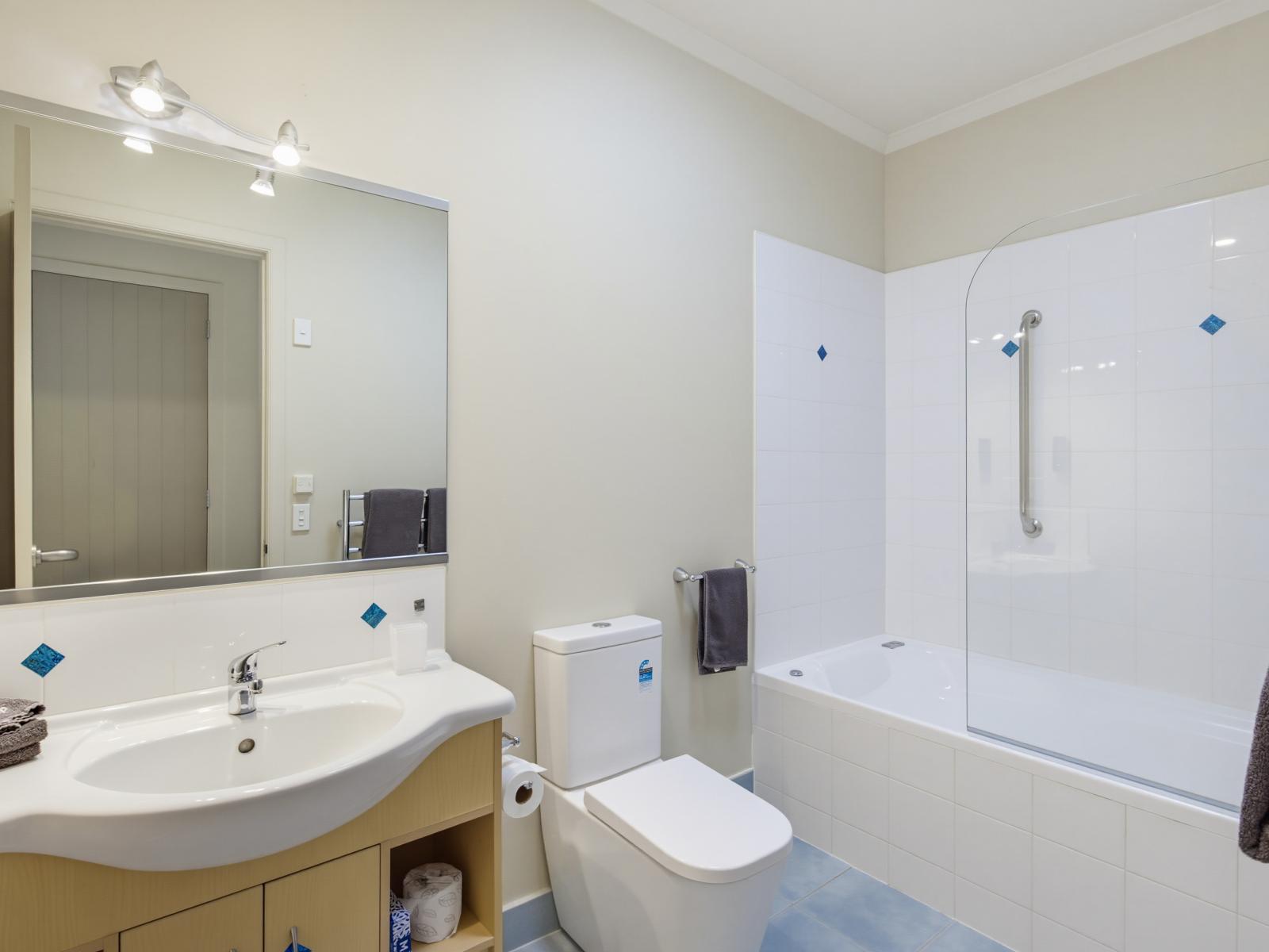 Unit 1, 4-8 Matatua Road, Raumati Beach