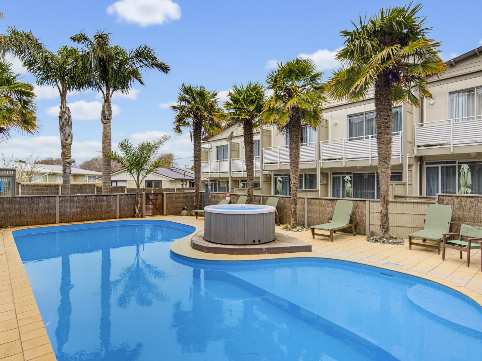 Unit 4, 4-8 Matatua Road, Raumati Beach