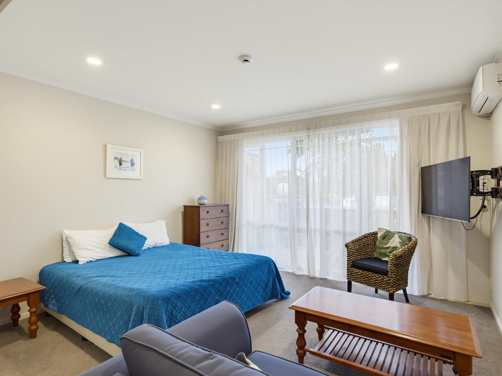 Unit 4, 4-8 Matatua Road, Raumati Beach