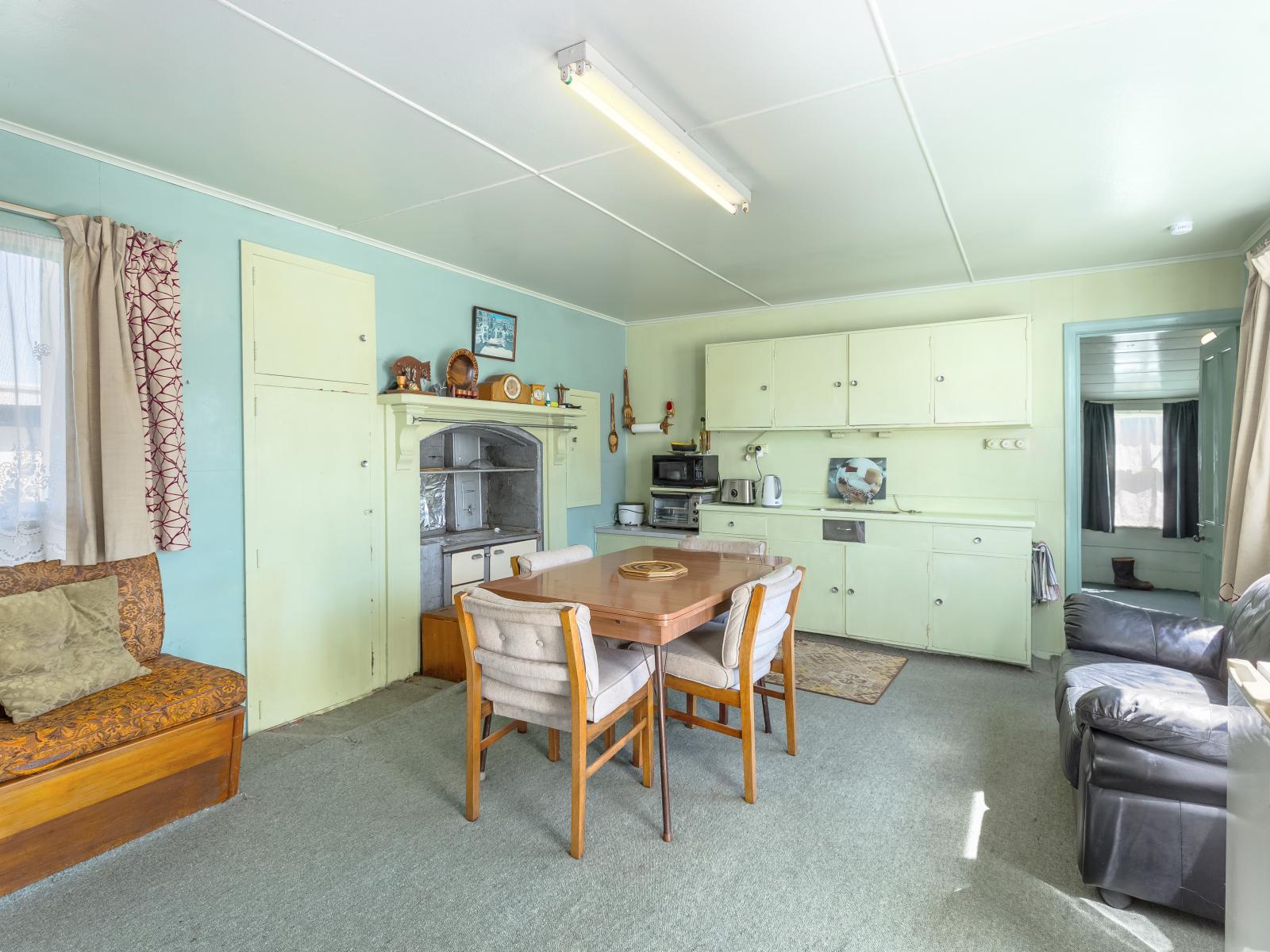 3363 State Highway 2, Carterton