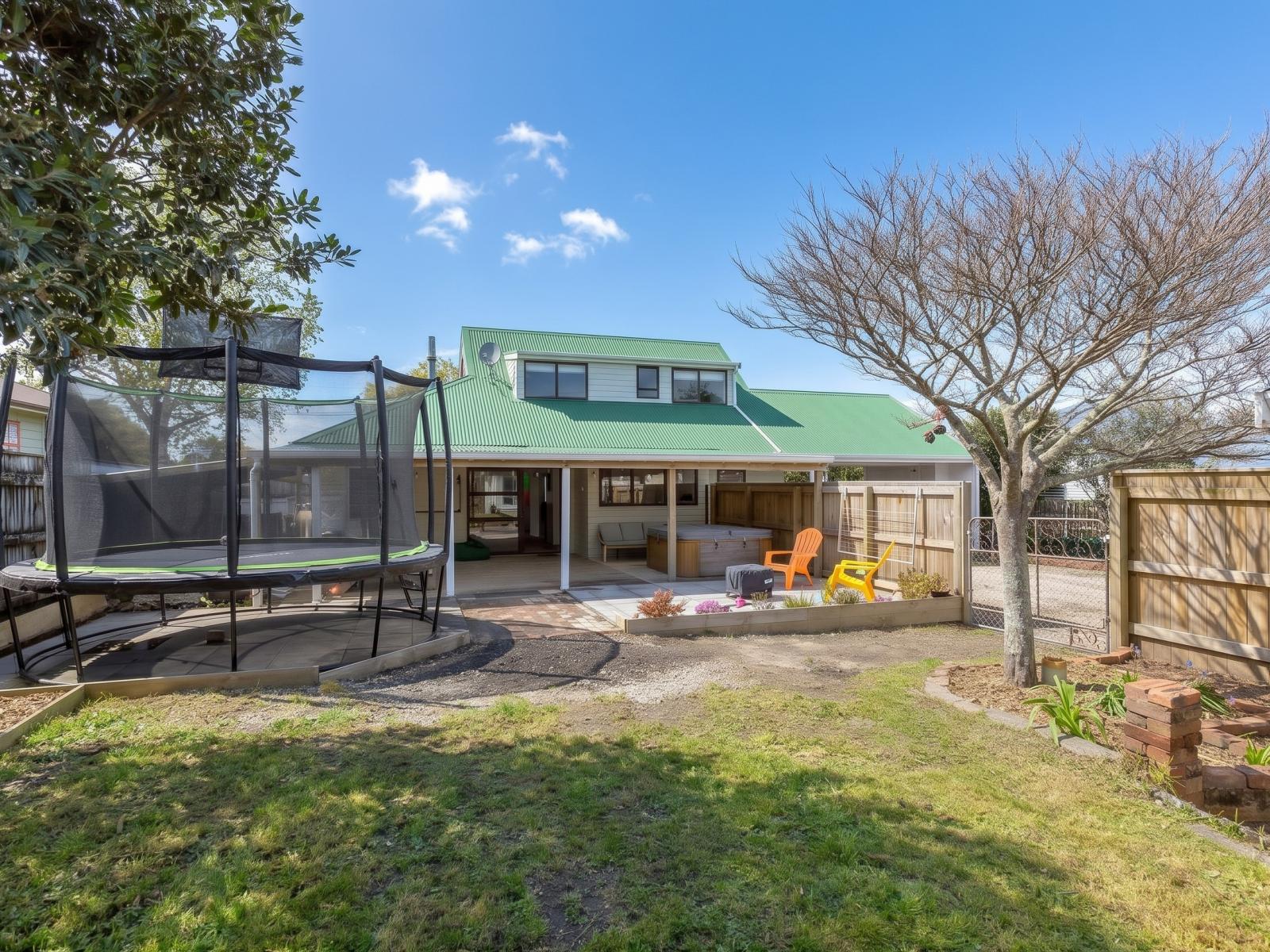 12 Lyon Street, Featherston