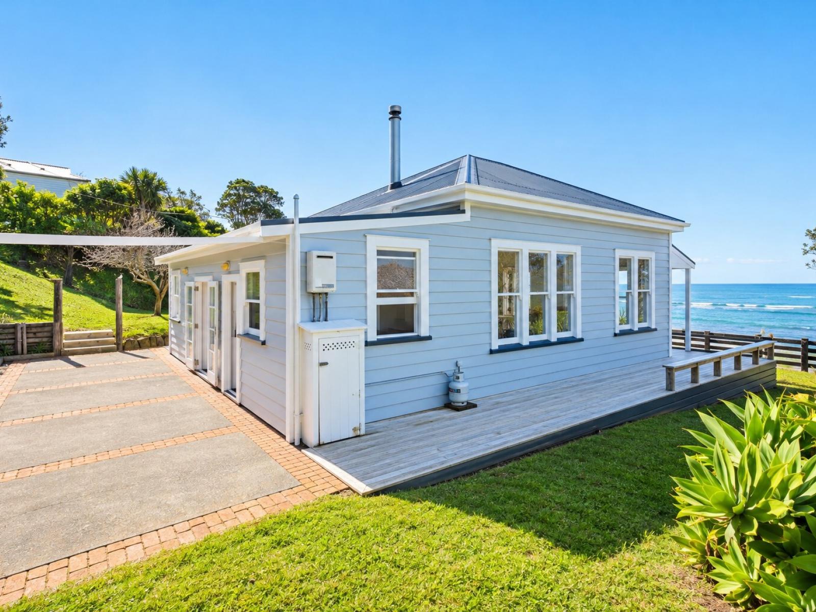 165 Beach Road, Tokomaru Bay