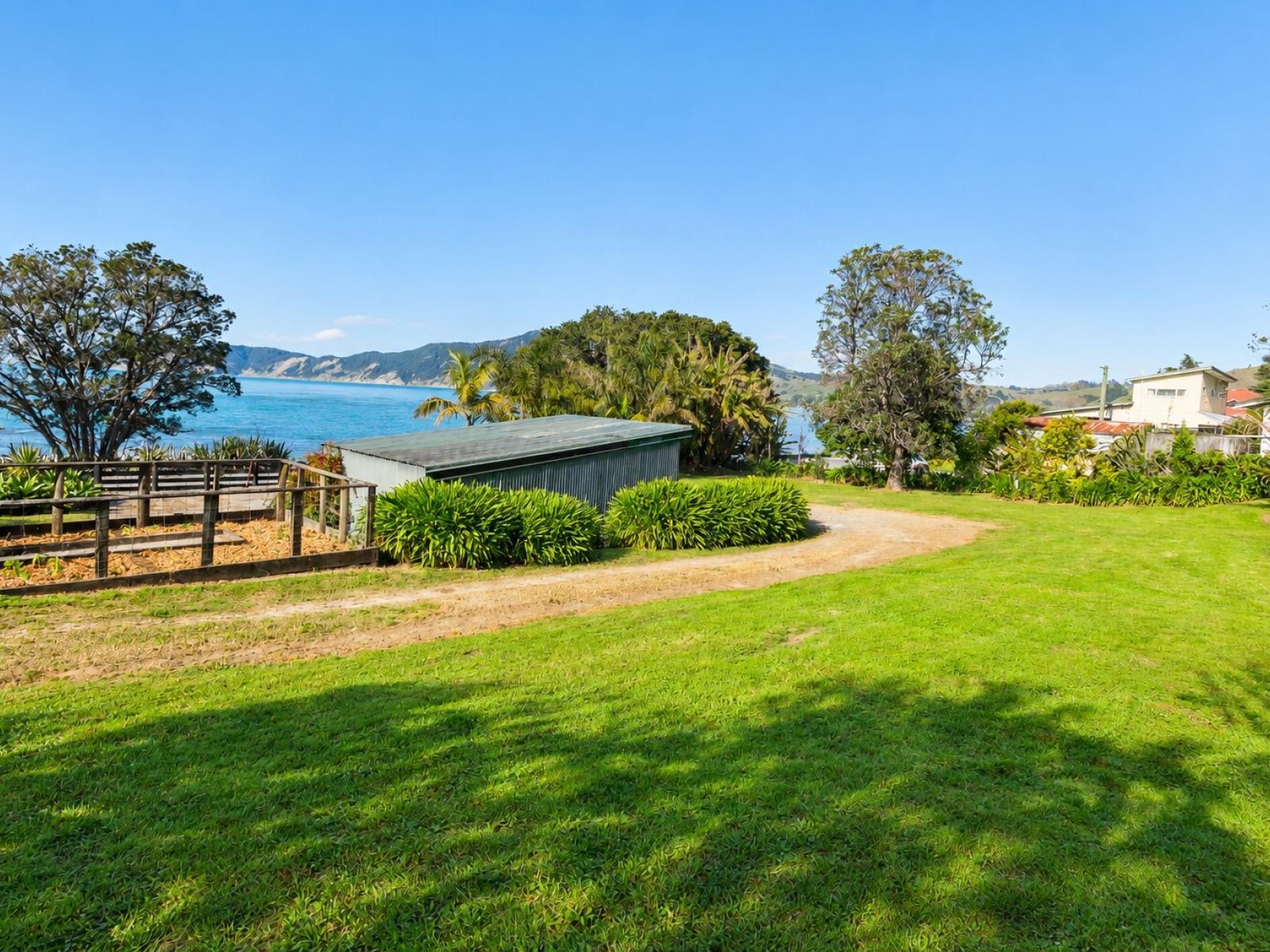 165 Beach Road, Tokomaru Bay
