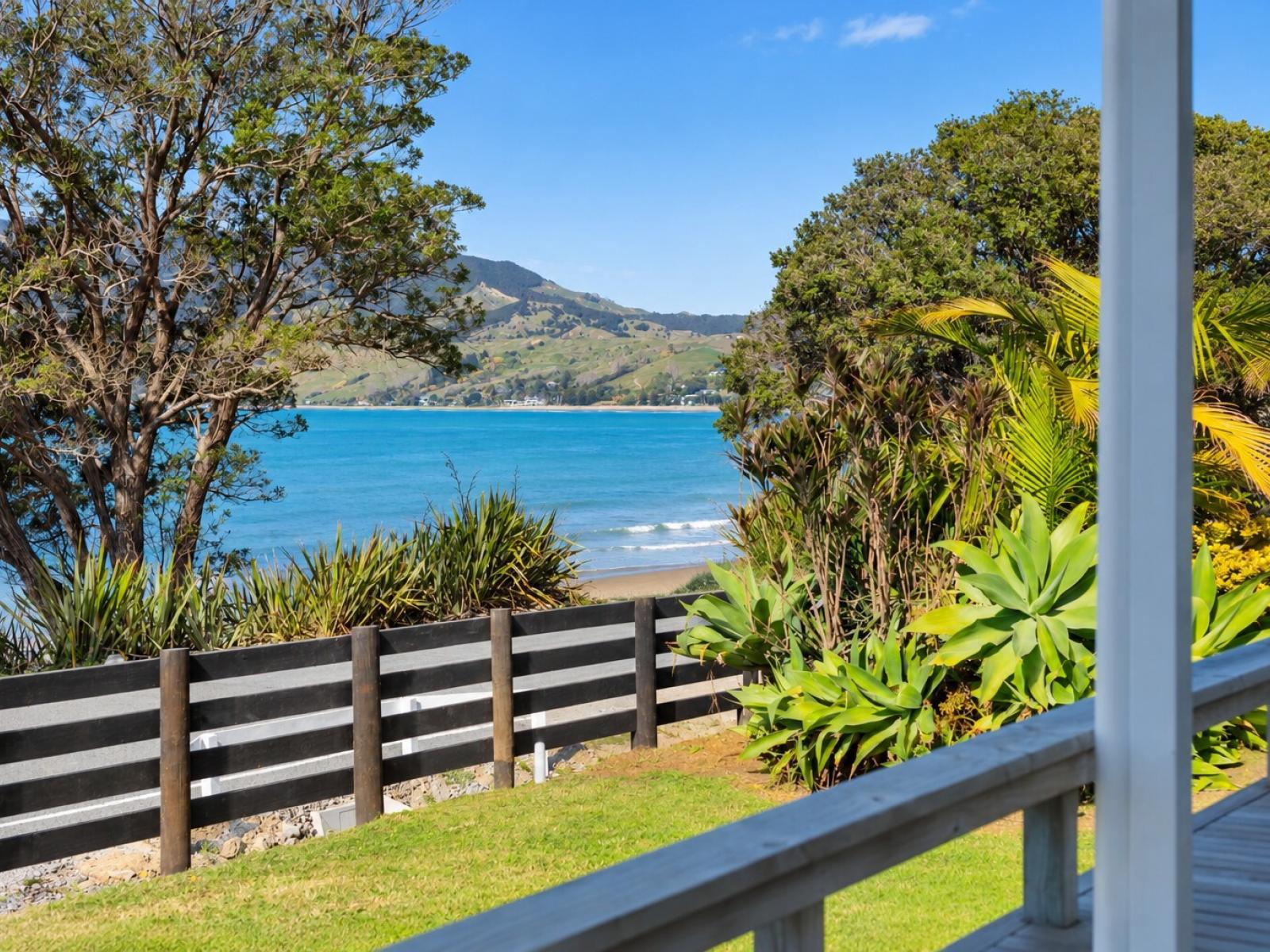 165 Beach Road, Tokomaru Bay