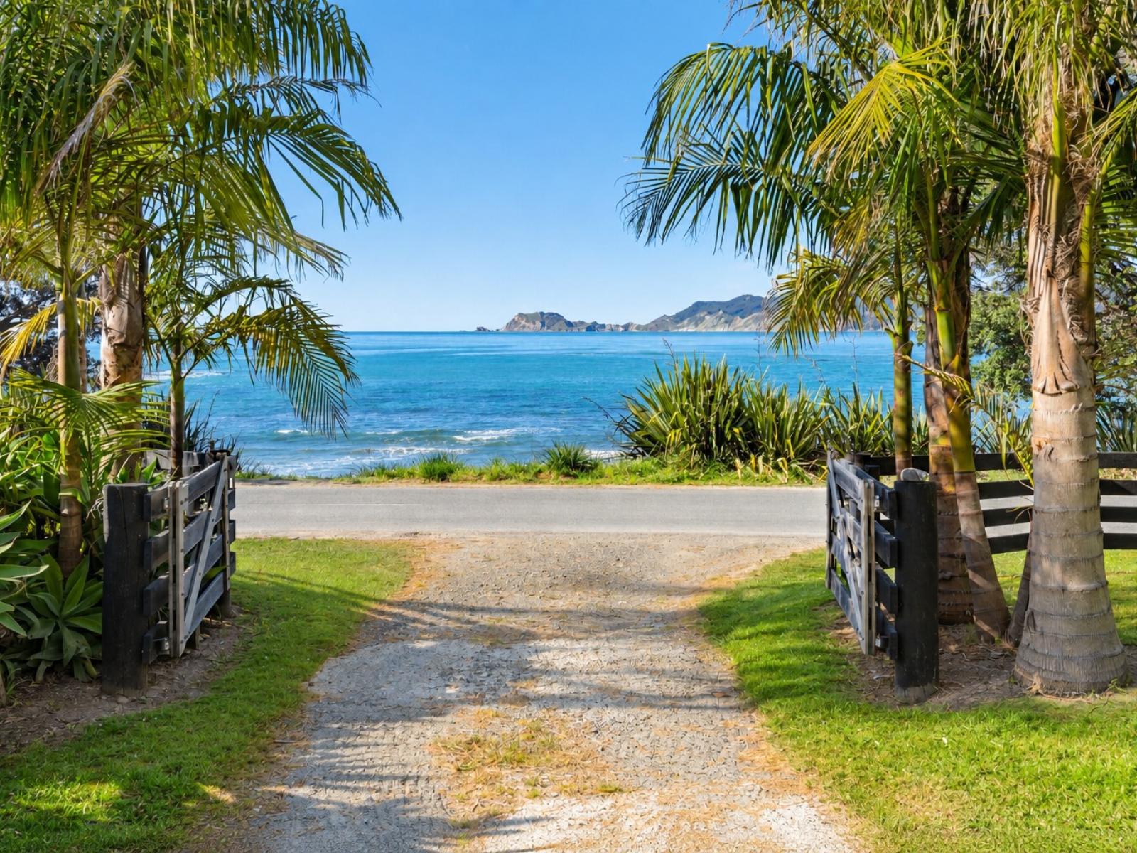 165 Beach Road, Tokomaru Bay