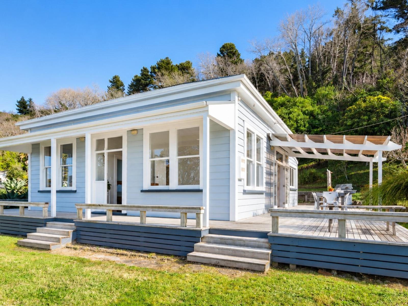 165 Beach Road, Tokomaru Bay
