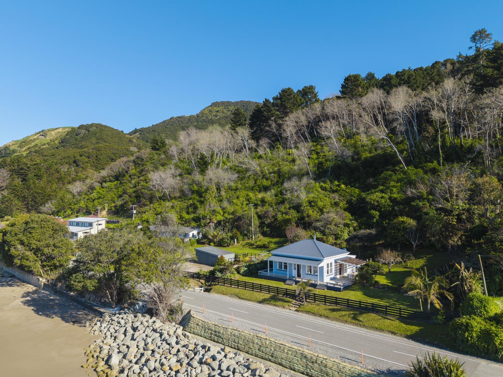 165 Beach Road, Tokomaru Bay