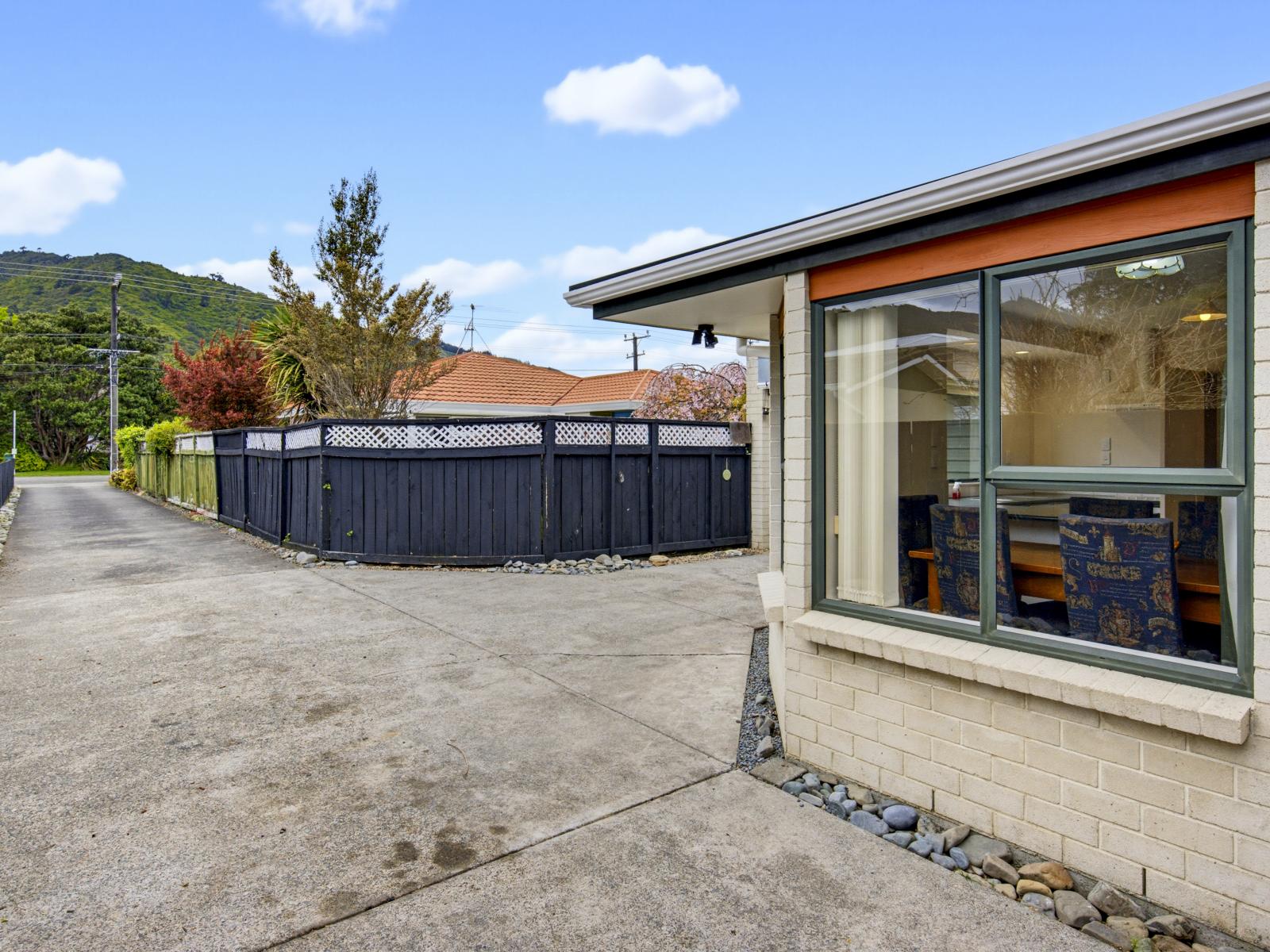 52A Parata Street, Waikanae