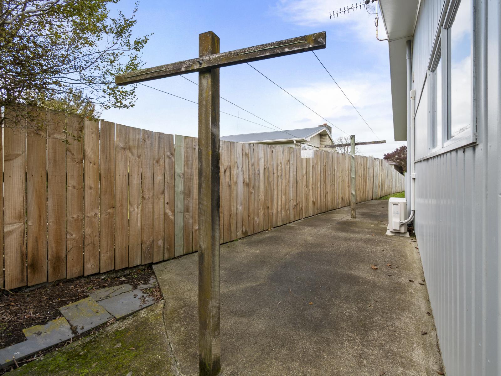 Unit 1-2, 3 Tiraumea Street, Palmerston North