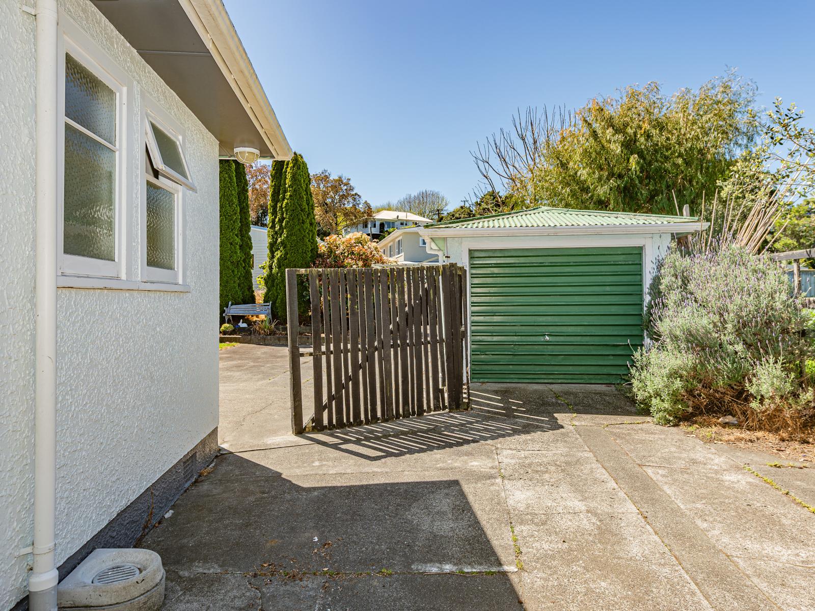 62 Parkes Avenue, St Johns Hill