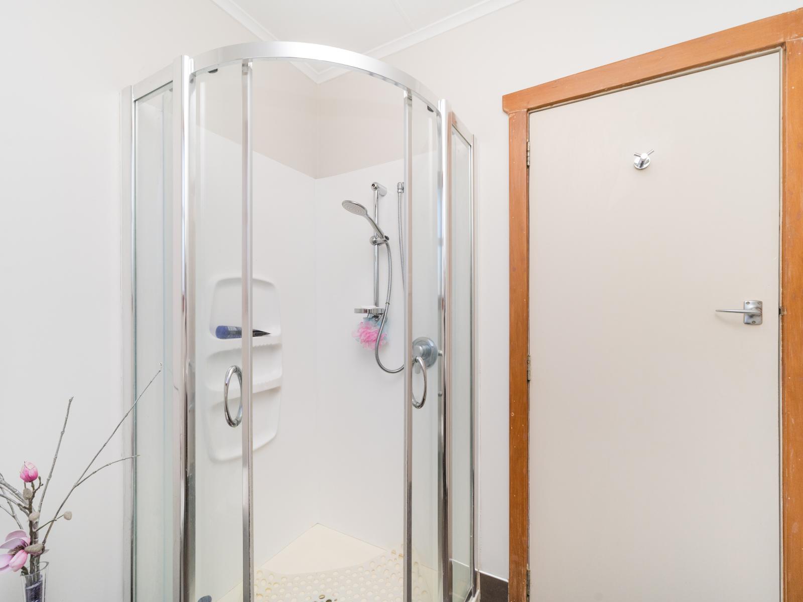 Unit 3, 84 Linton Street, Central