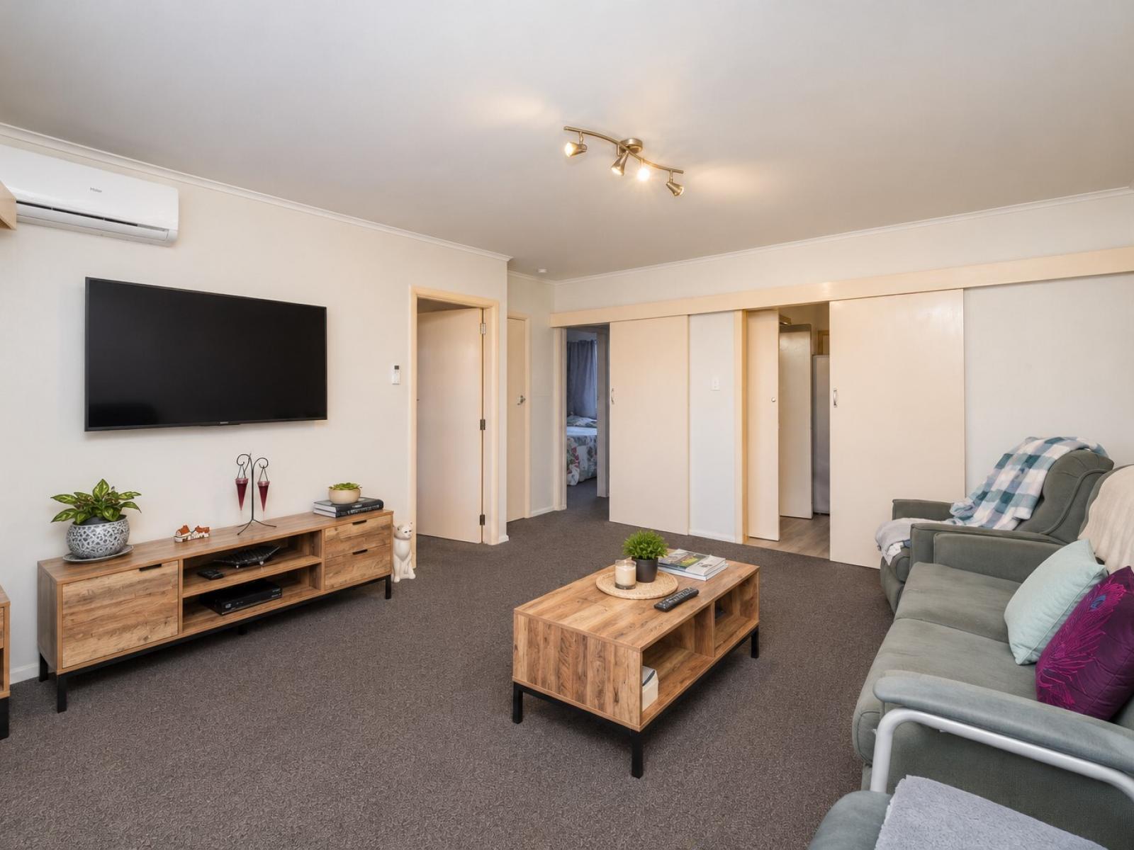 Unit 3, 84 Linton Street, Central