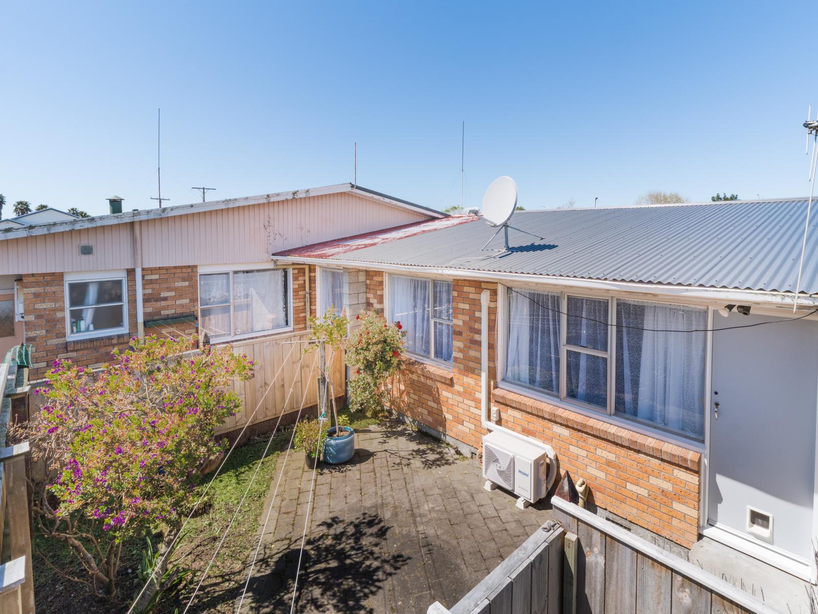 Unit 3, 84 Linton Street, Central