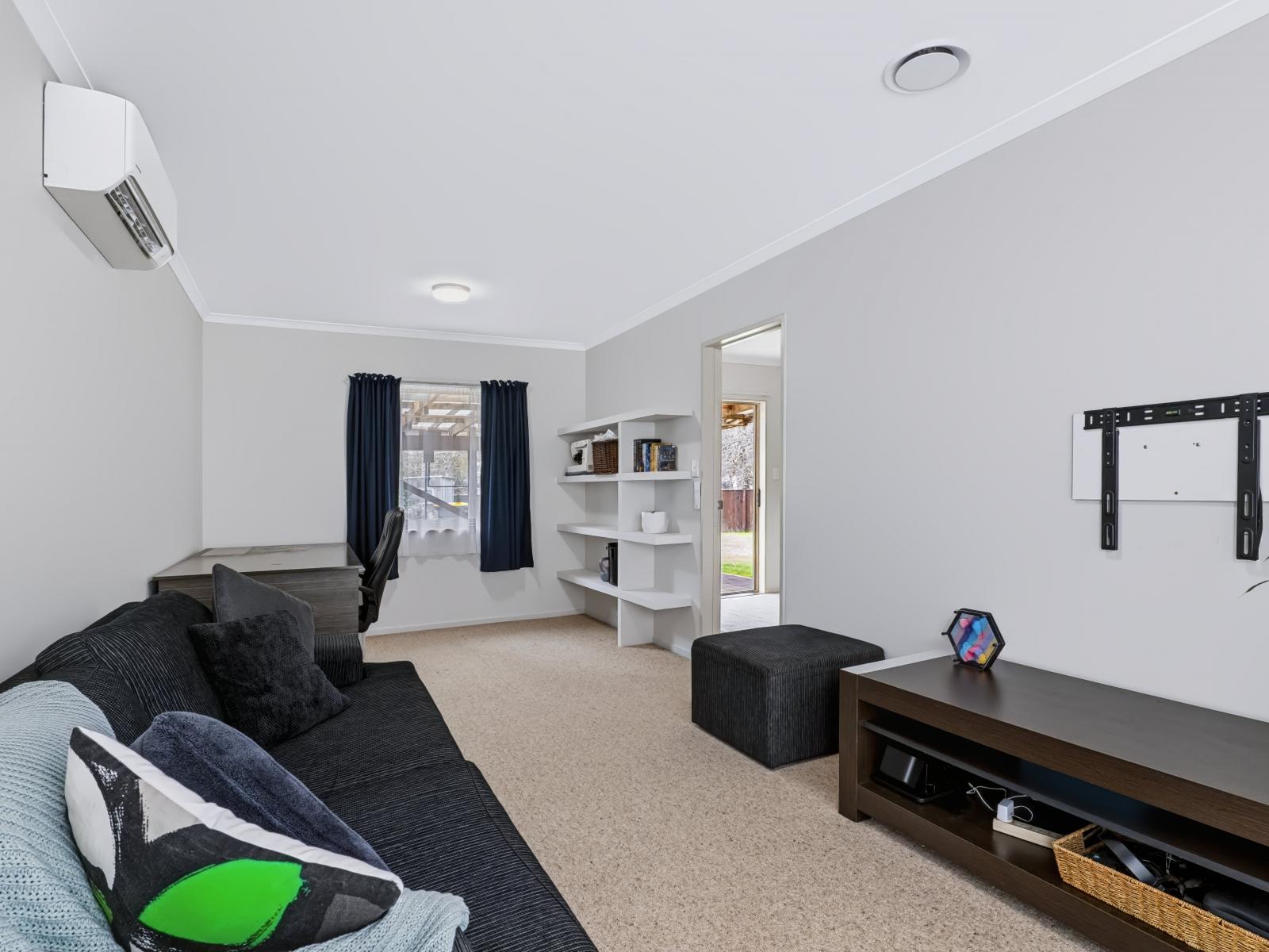55 Poplar Grove, Whalers Gate