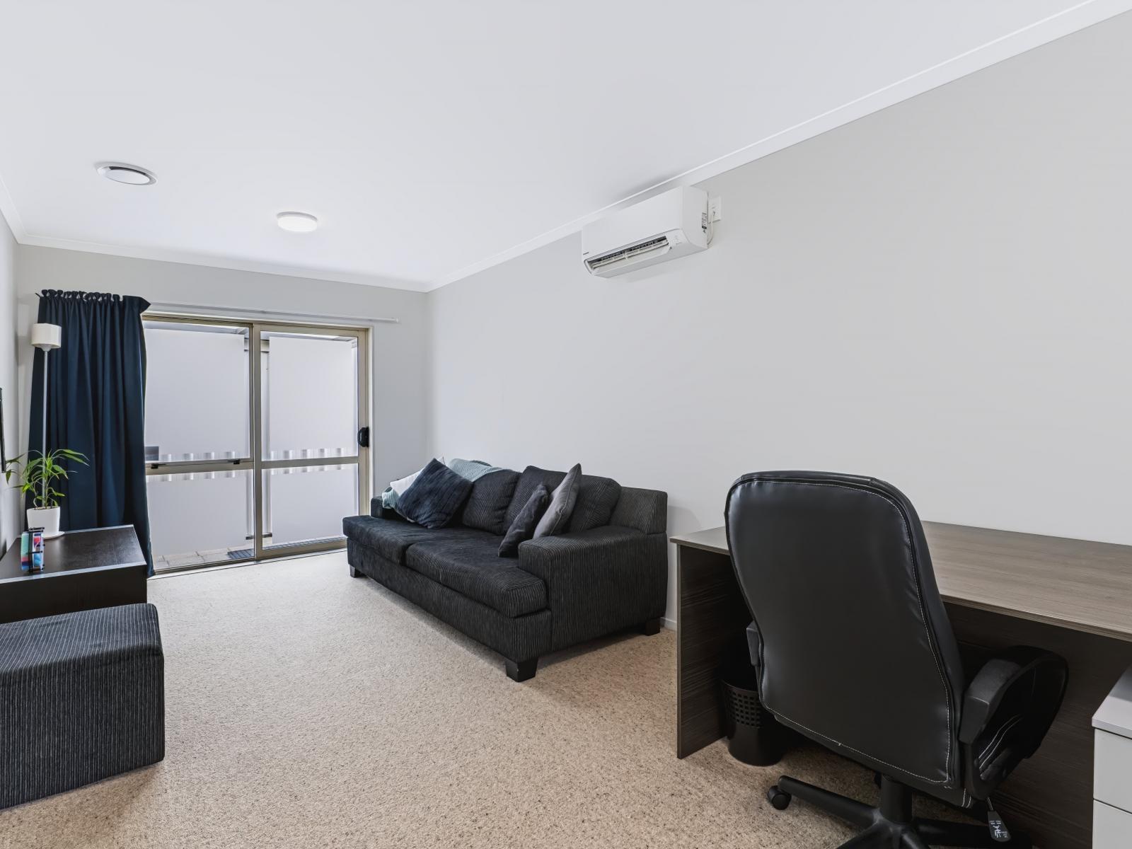 55 Poplar Grove, Whalers Gate