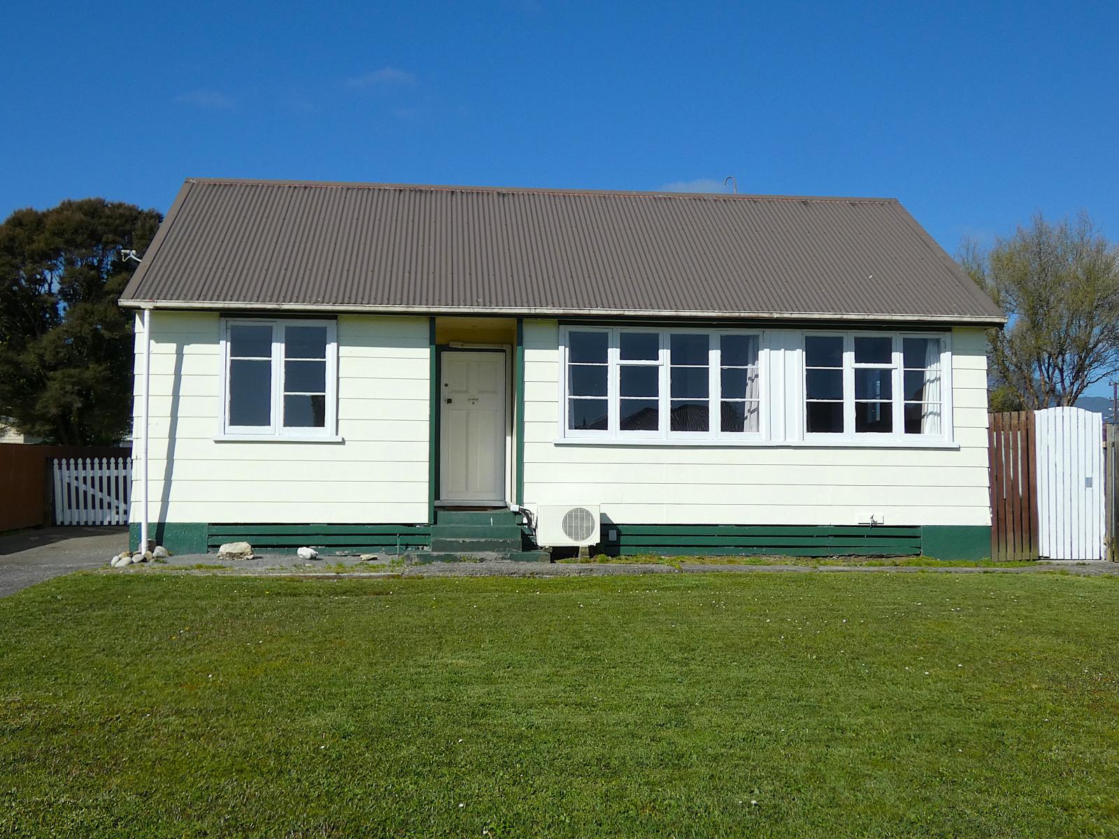 15 Colvin Street, Westport