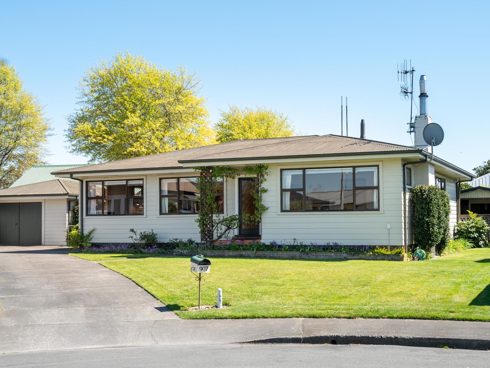907 Townshend Place, St Leonards