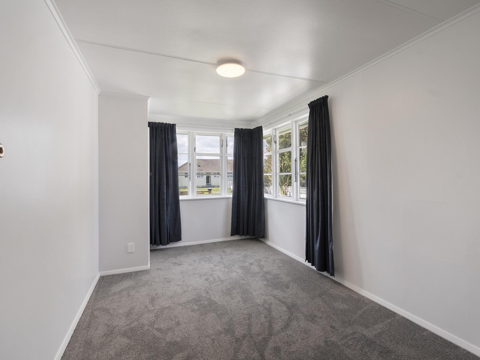 4 Thames Street, Roslyn