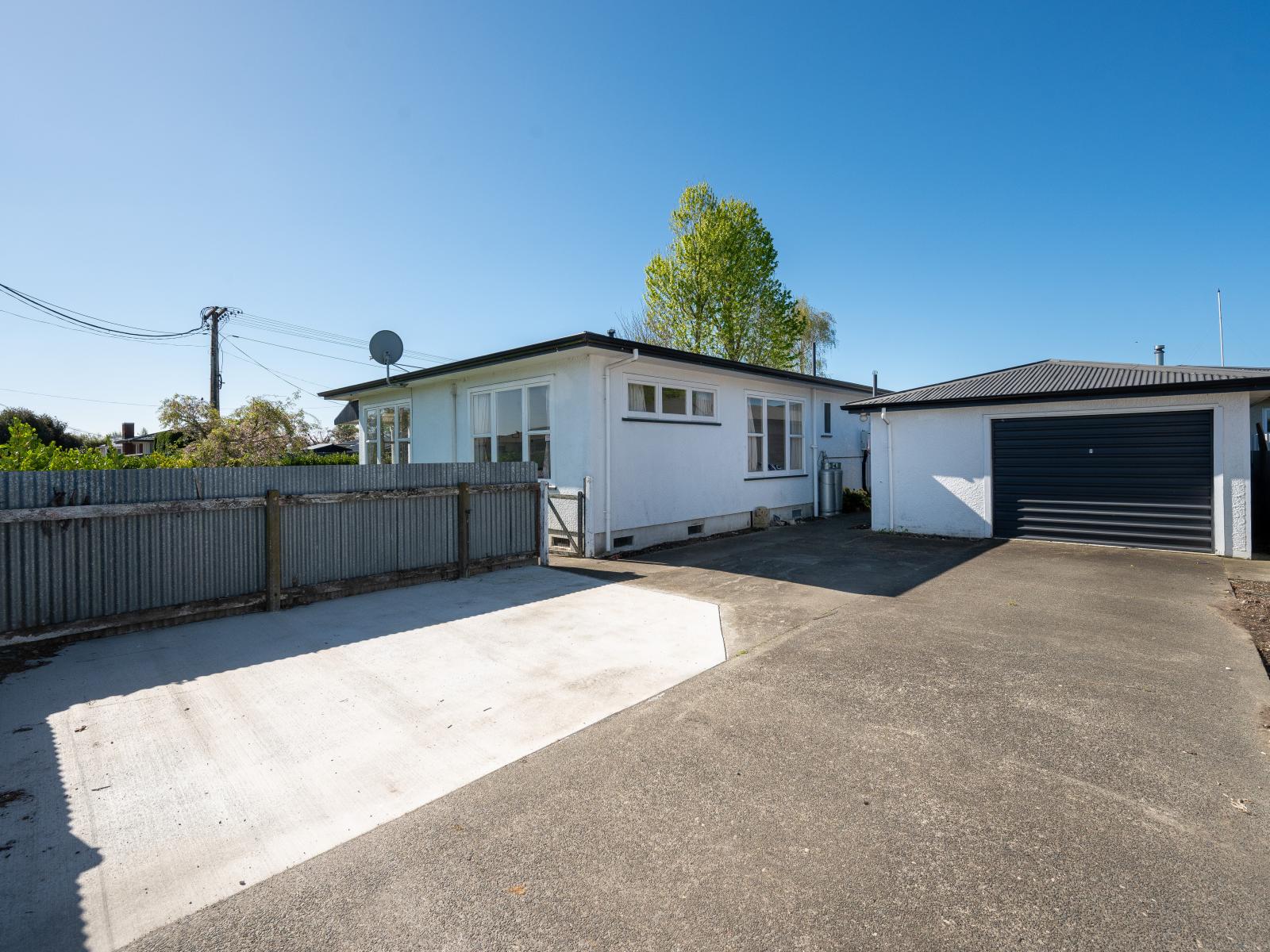 301 Frimley Avenue, Frimley