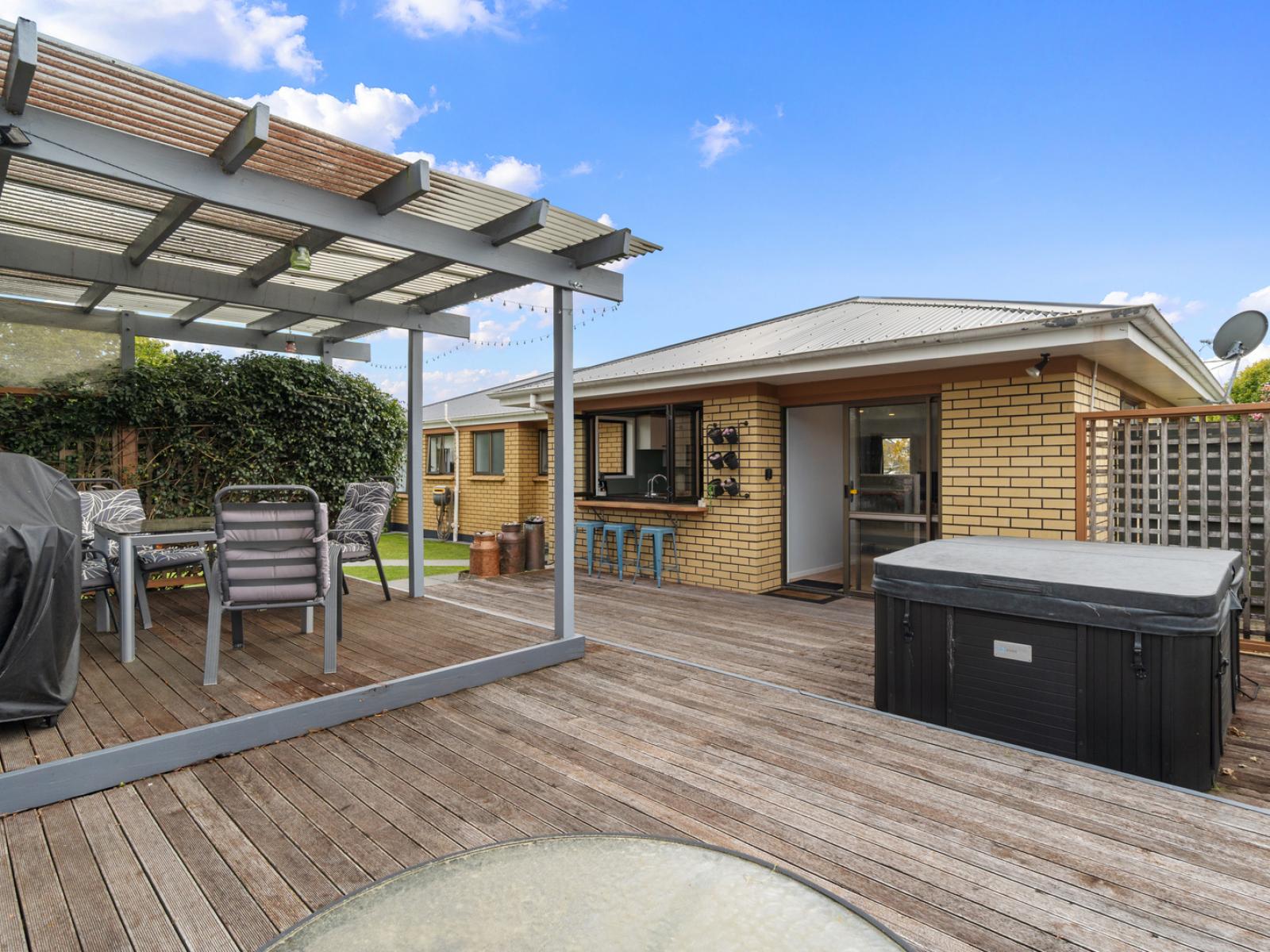 2 Sheridan Crescent, Cambridge