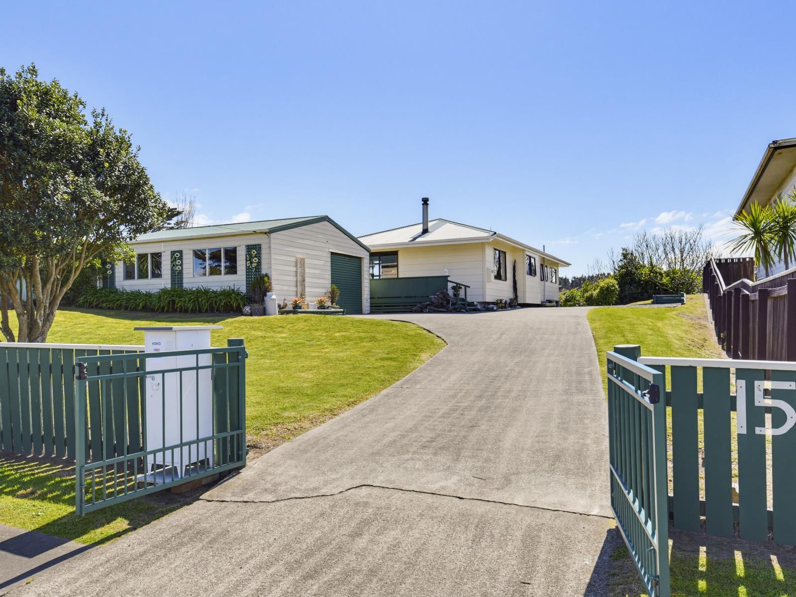 15 Muaupoko Street, Hokio Beach