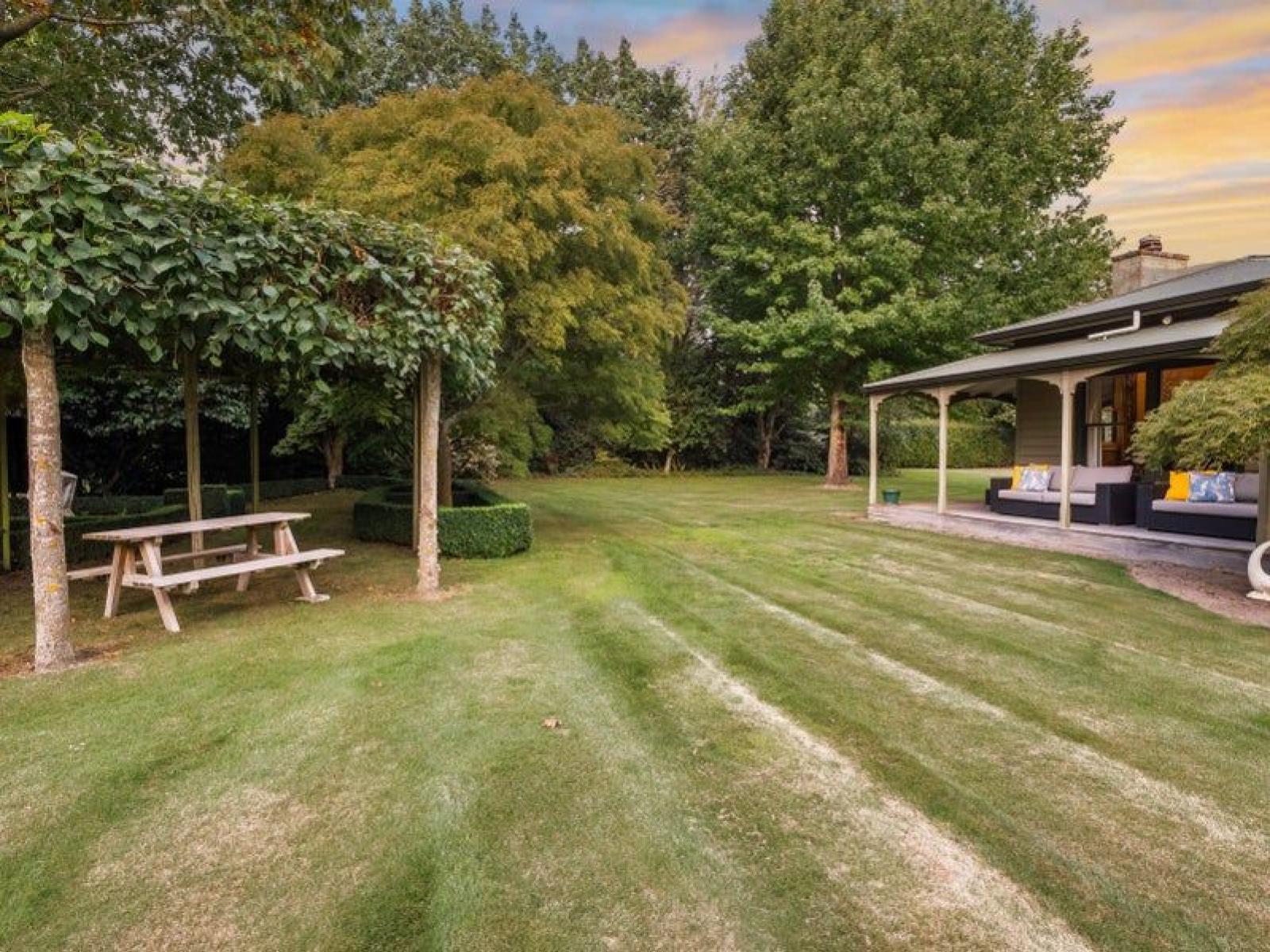 371 Racecourse Road, Allenton