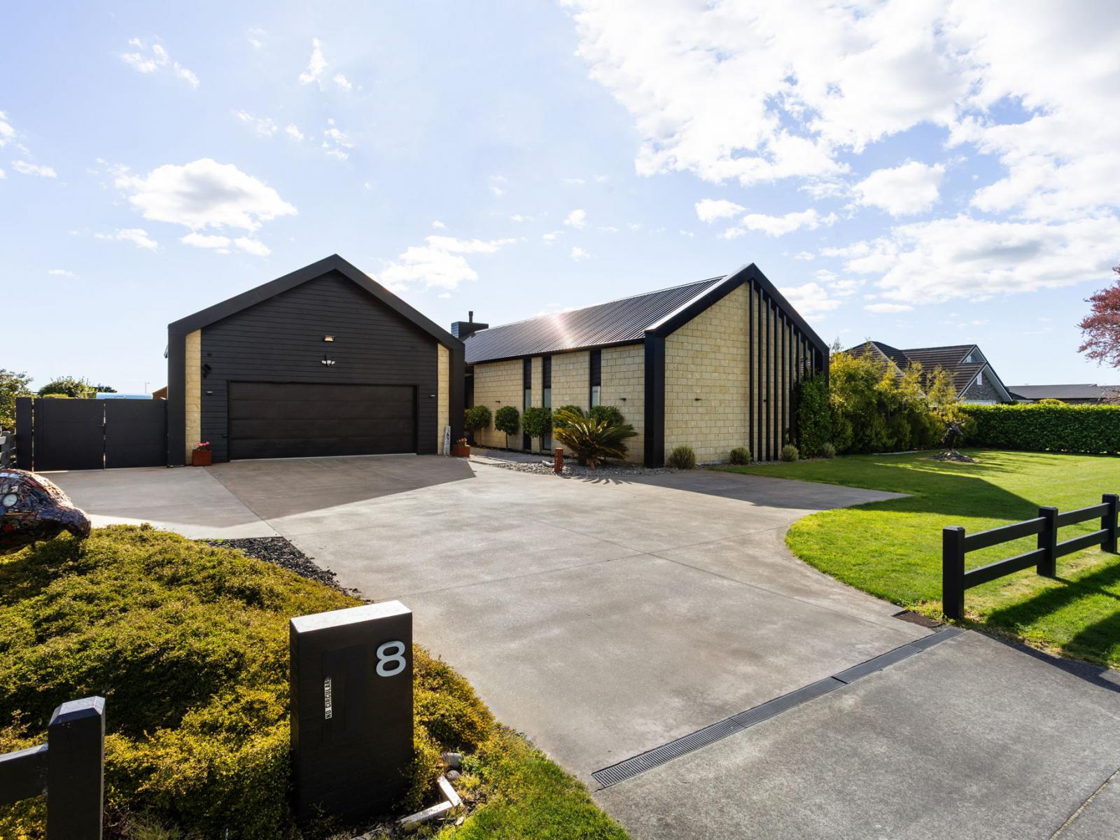 8 Baxter Michael Crescent, Cambridge