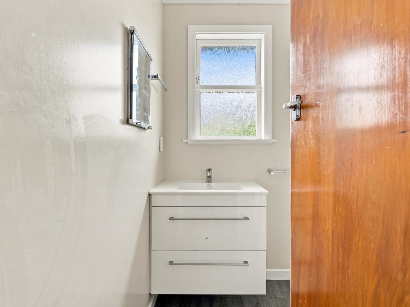 17 Devon Road, Springvale