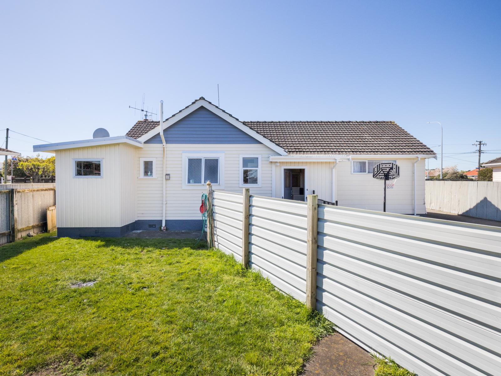 20 Avenue Road, Foxton