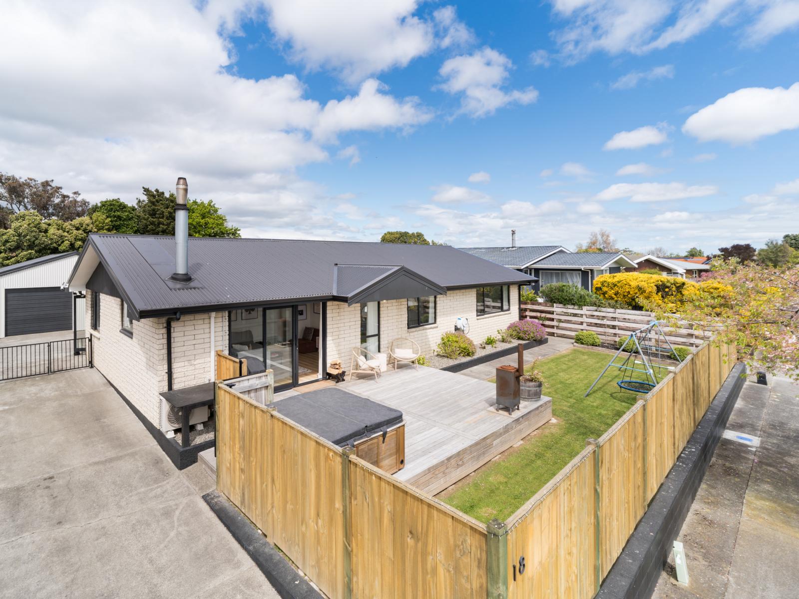 18 Browning Place, Roslyn