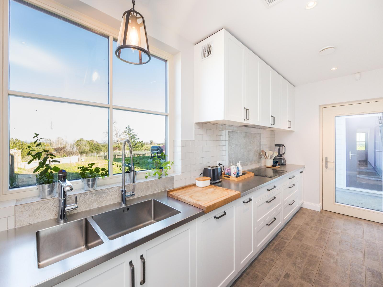 18 Heatherlie Road, Colyton