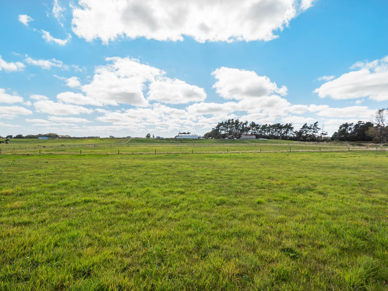 3125 State Highway 1, Sanson