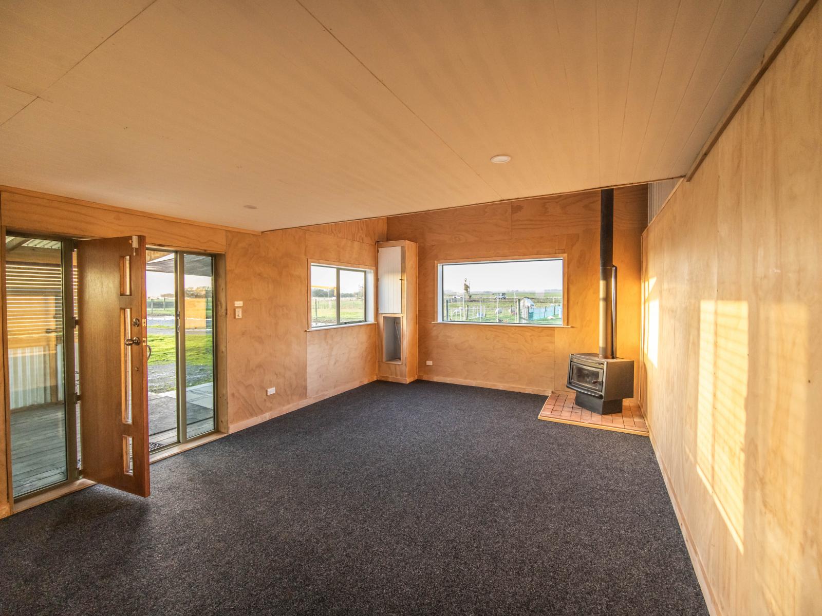3125 State Highway 1, Sanson