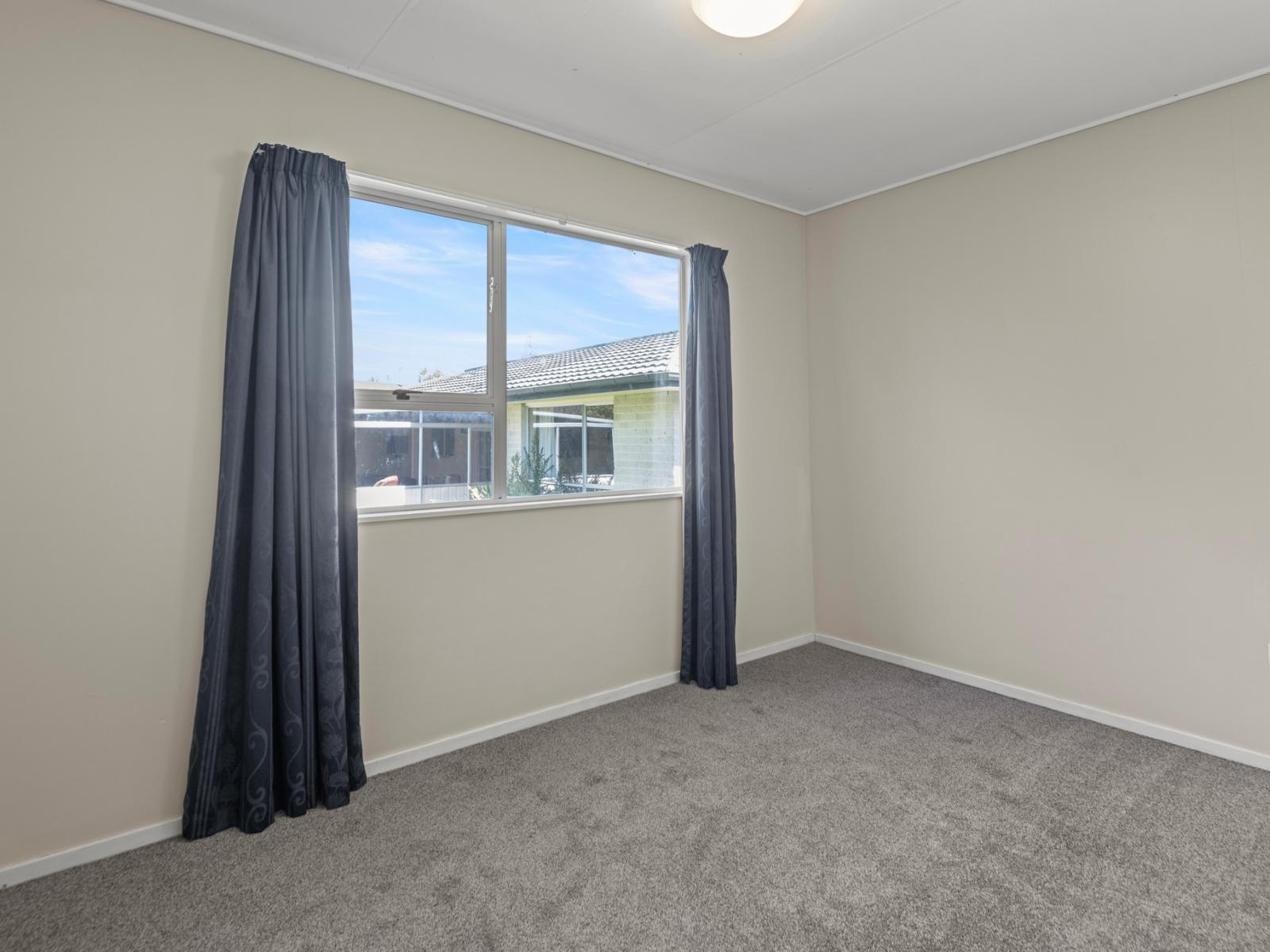 52A Somerset Crescent, Highbury