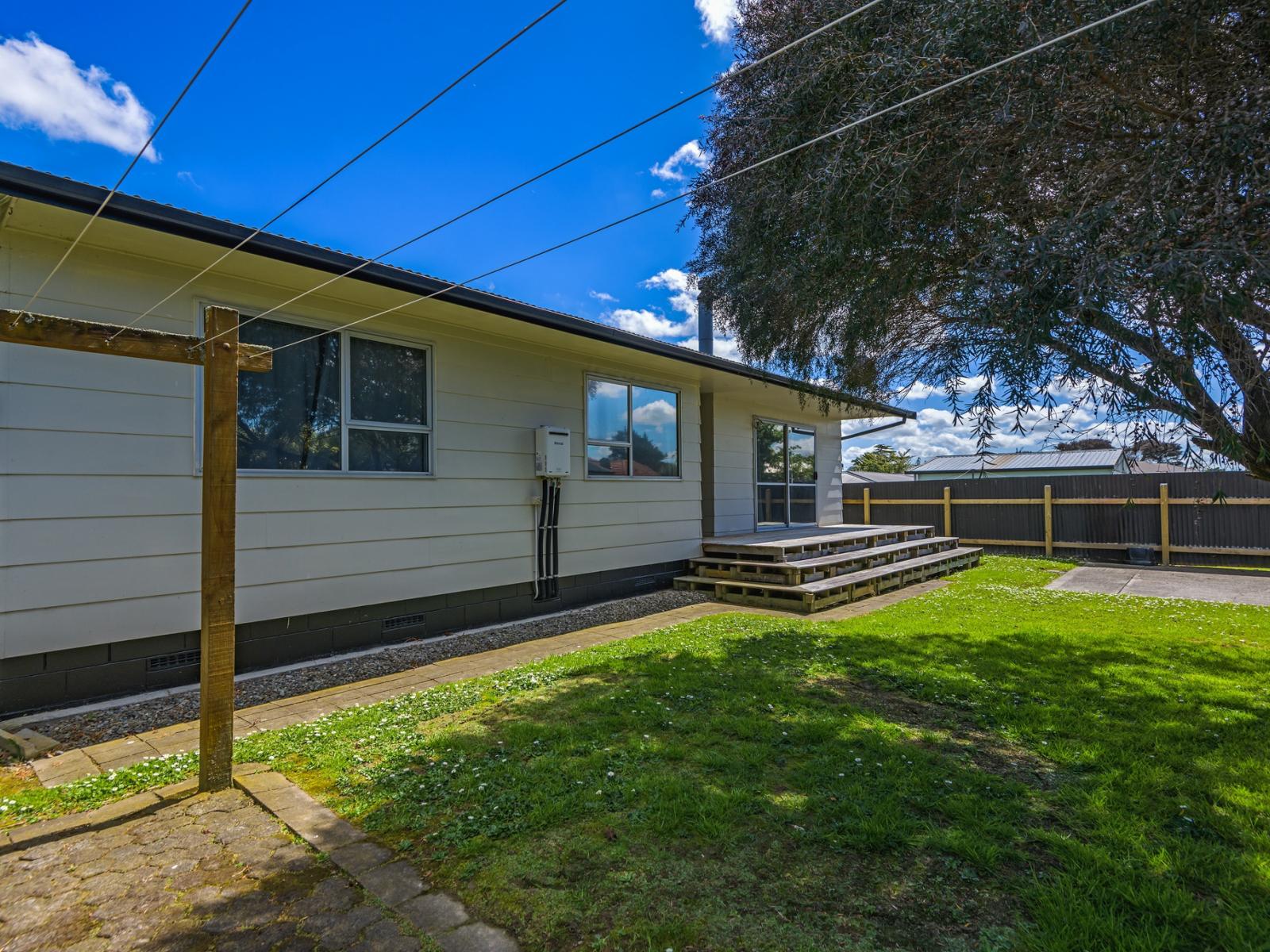 52A Somerset Crescent, Highbury