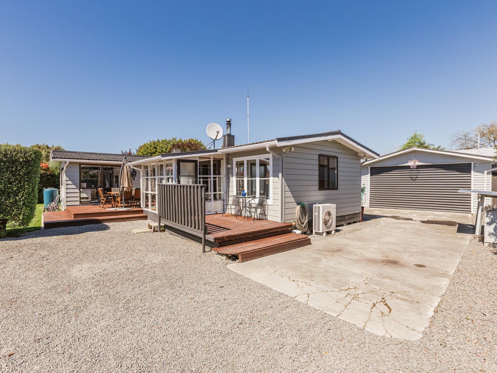919a Nelson Street North, Mahora