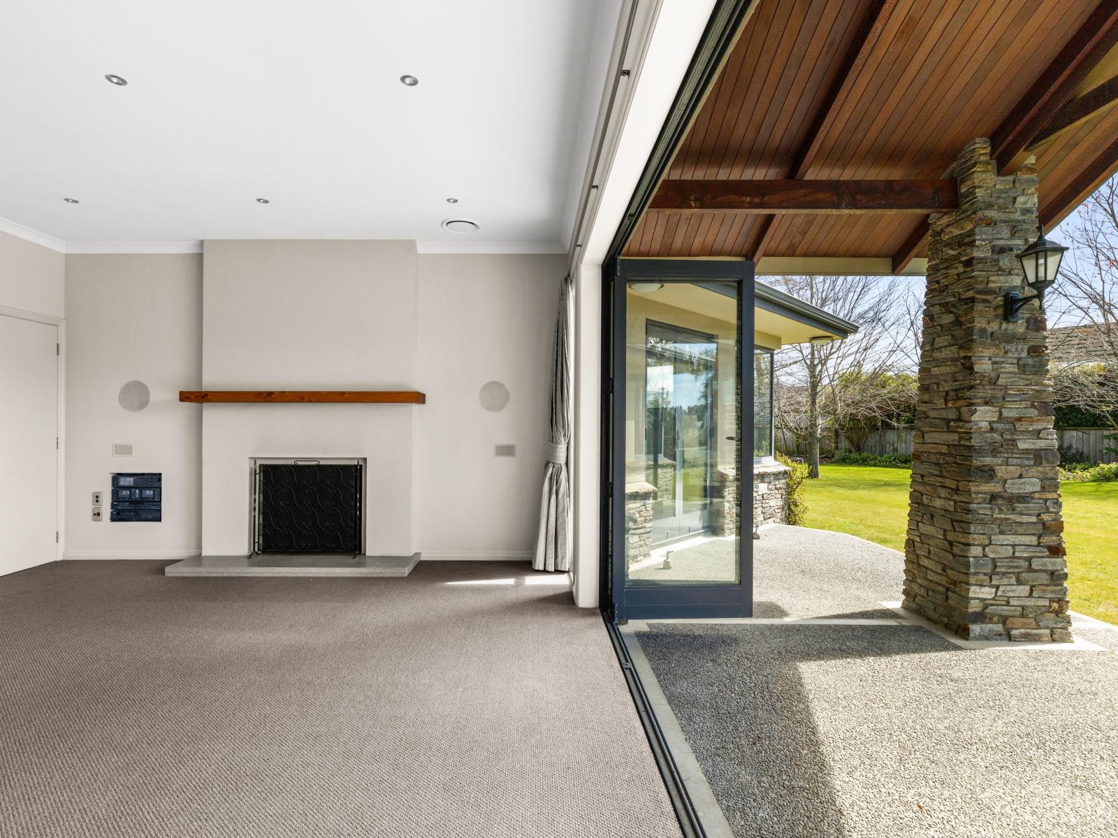 566 Lyndhurst Road, Frimley
