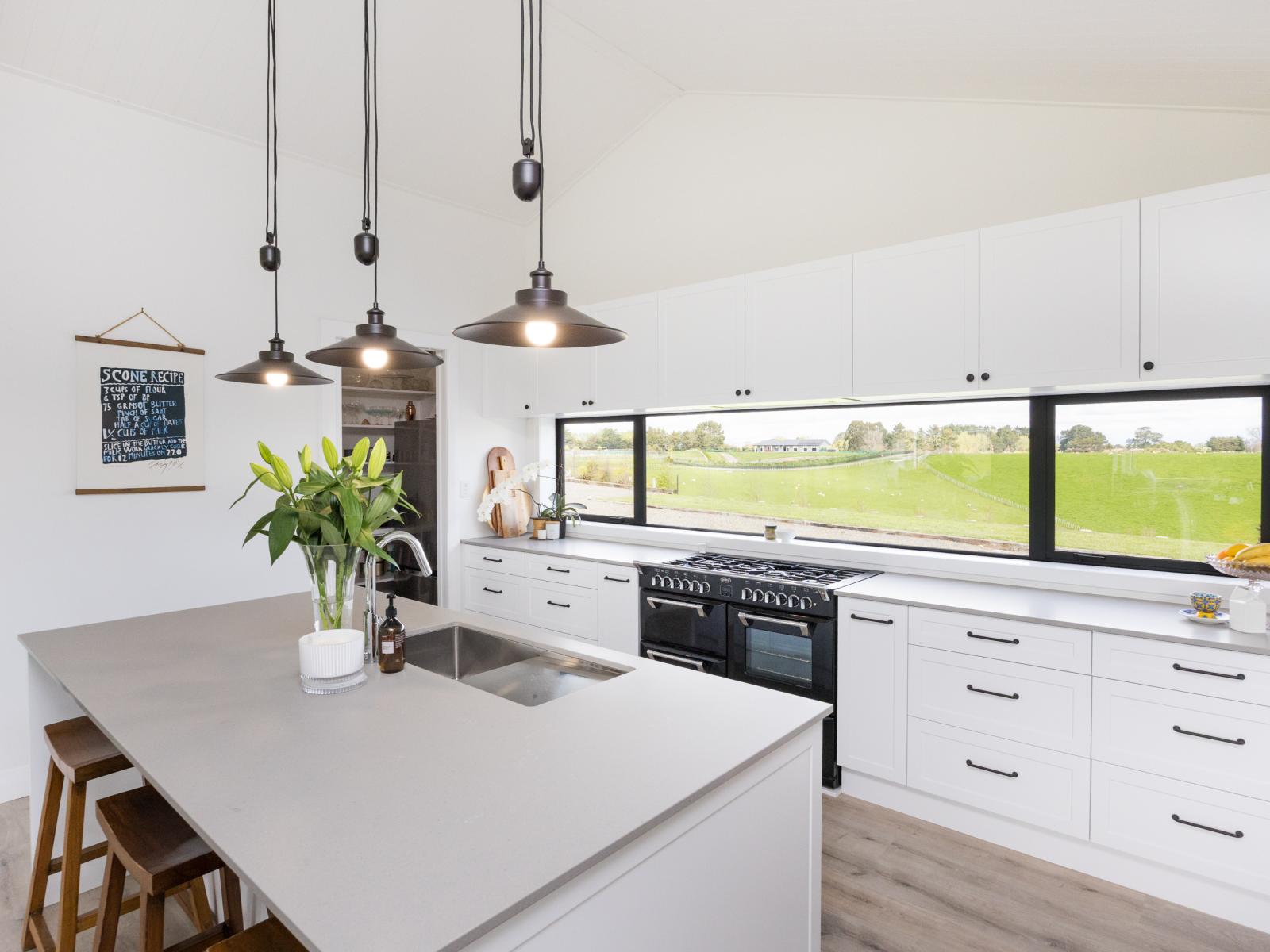 51 View Road, Halcombe