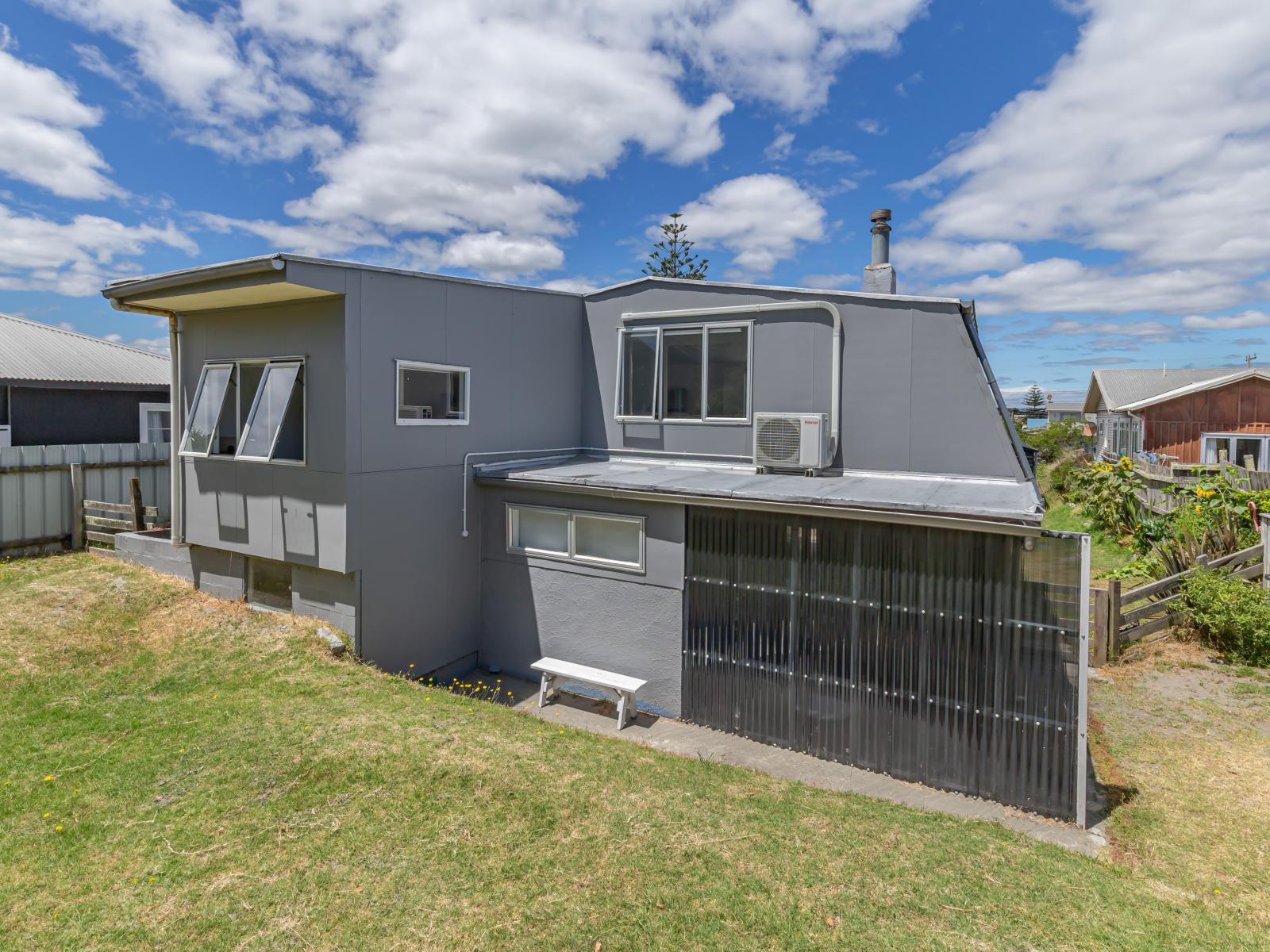 14 Hunia Terrace, Himatangi Beach