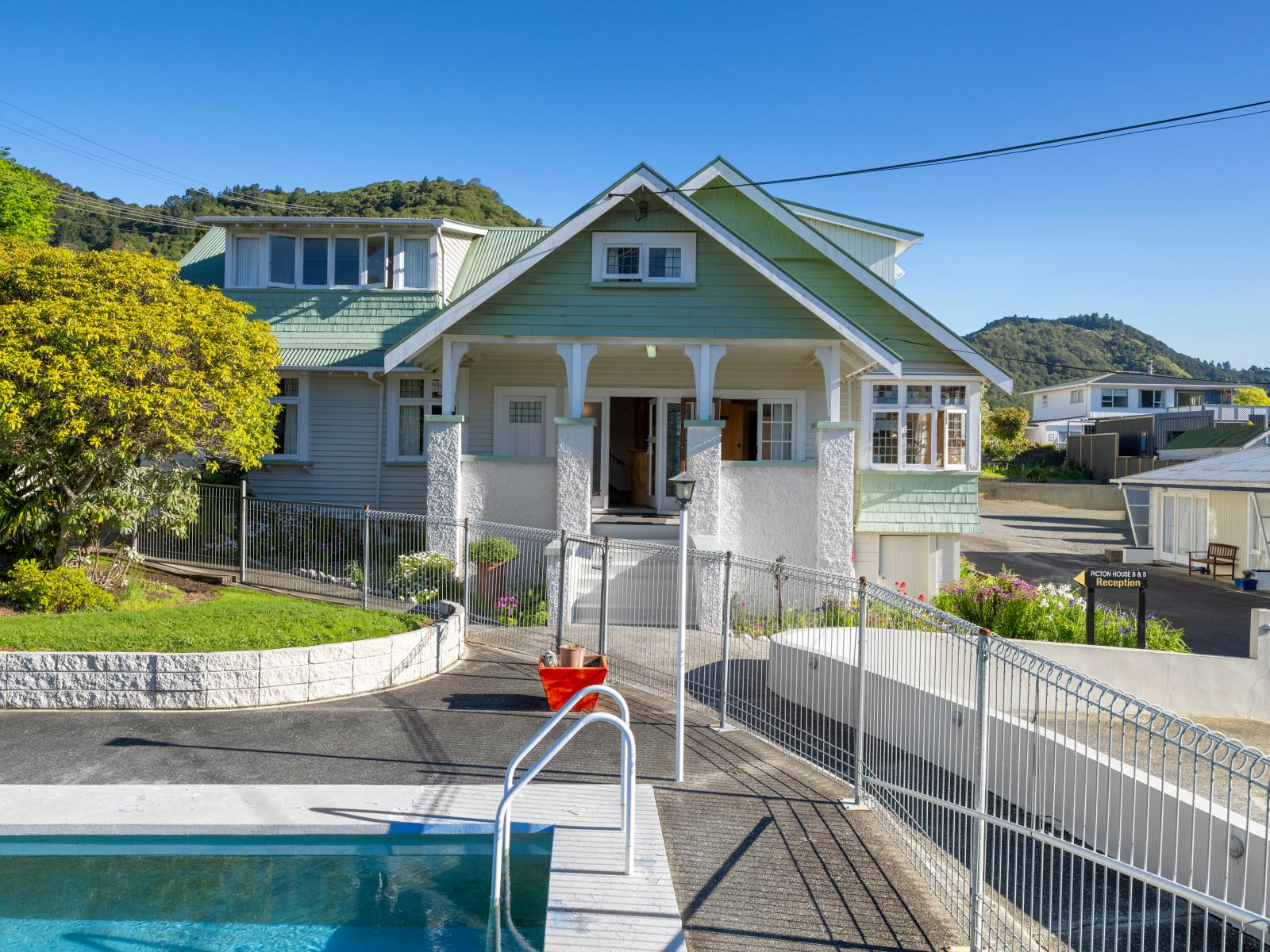 26-28 Waikawa Road, Picton