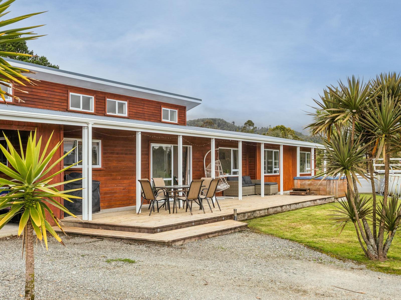 12 Sunderland Street, Waimangaroa