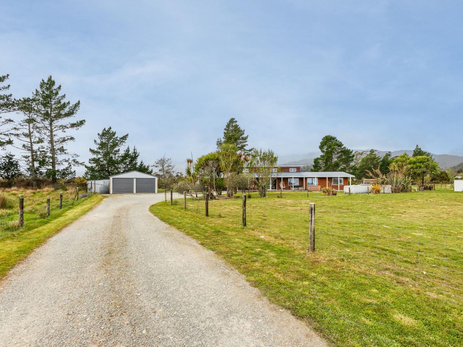 12 Sunderland Street, Waimangaroa