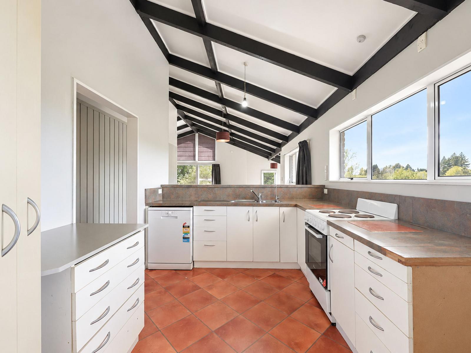 199 Devon Street West, Pomare