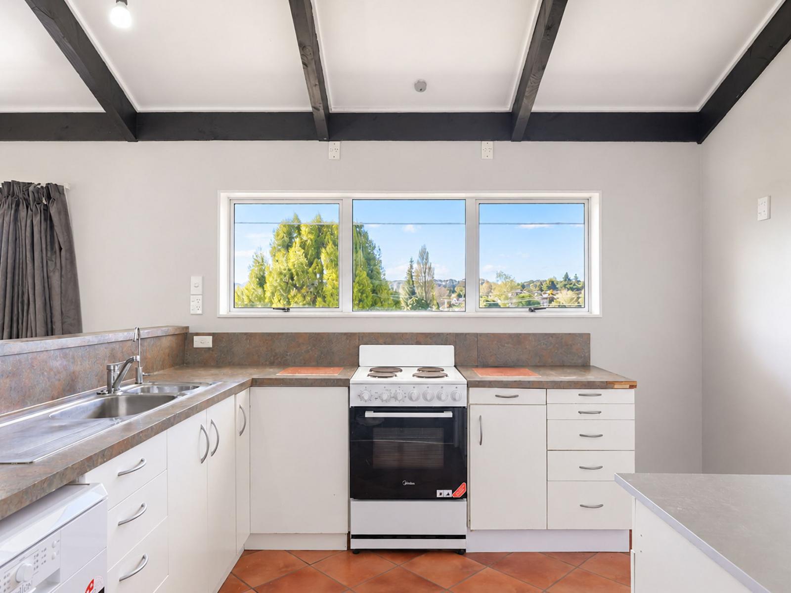 199 Devon Street West, Pomare